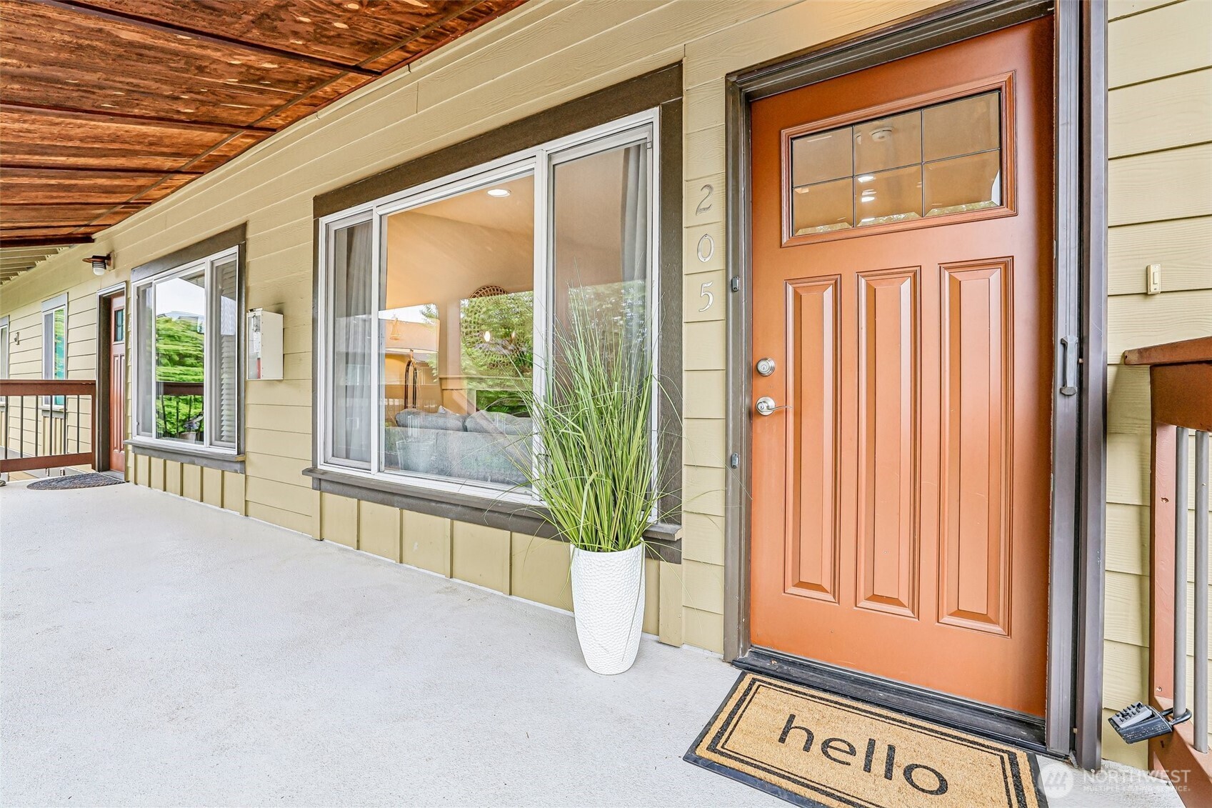 21305 48th Avenue W #B205, Mountlake Terrace, WA 98043