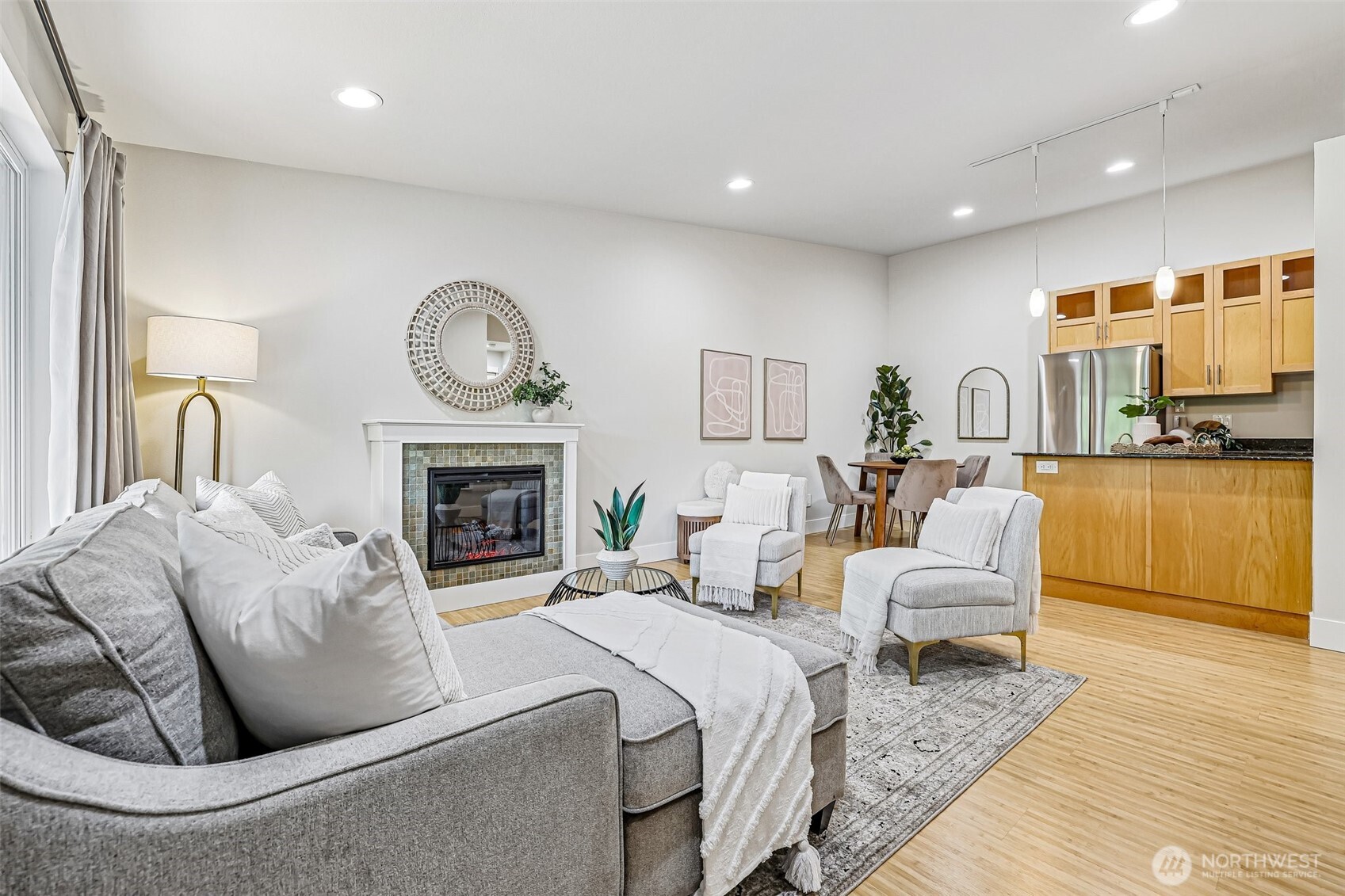 21305 48th Avenue W #B205, Mountlake Terrace, WA 98043