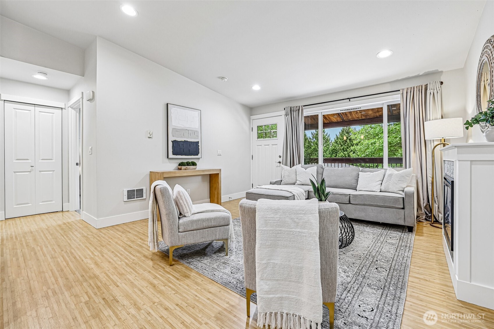 21305 48th Avenue W #B205, Mountlake Terrace, WA 98043