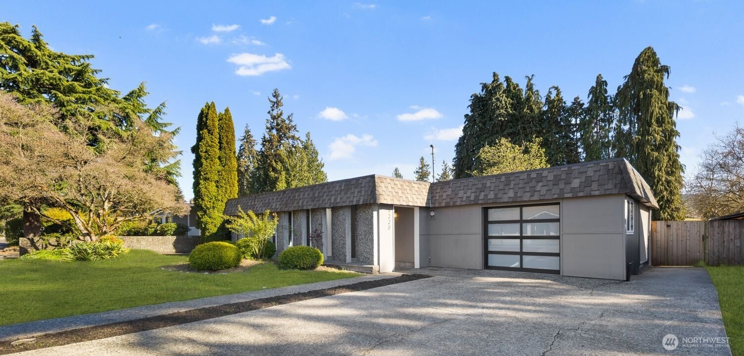 1220 25th Street SE, Auburn, WA 98002