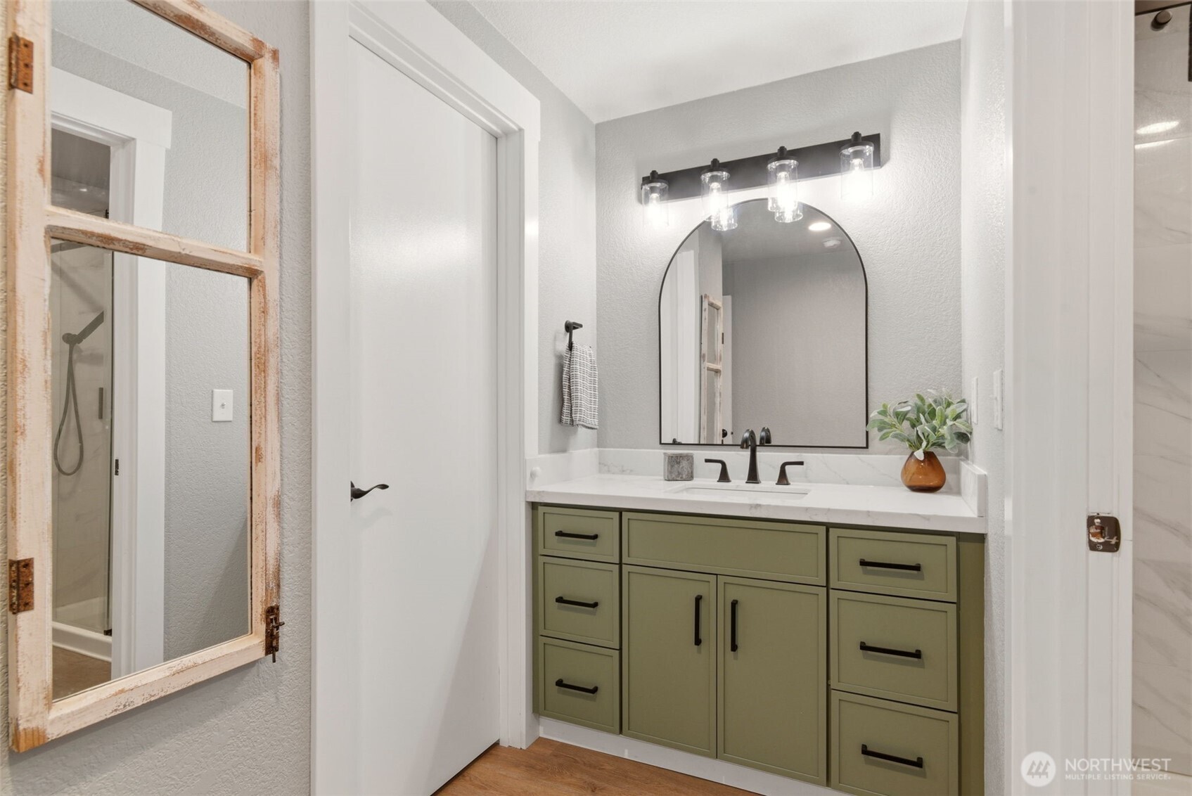 9910 Zircon Drive SW, Lakewood, WA 98498-3420