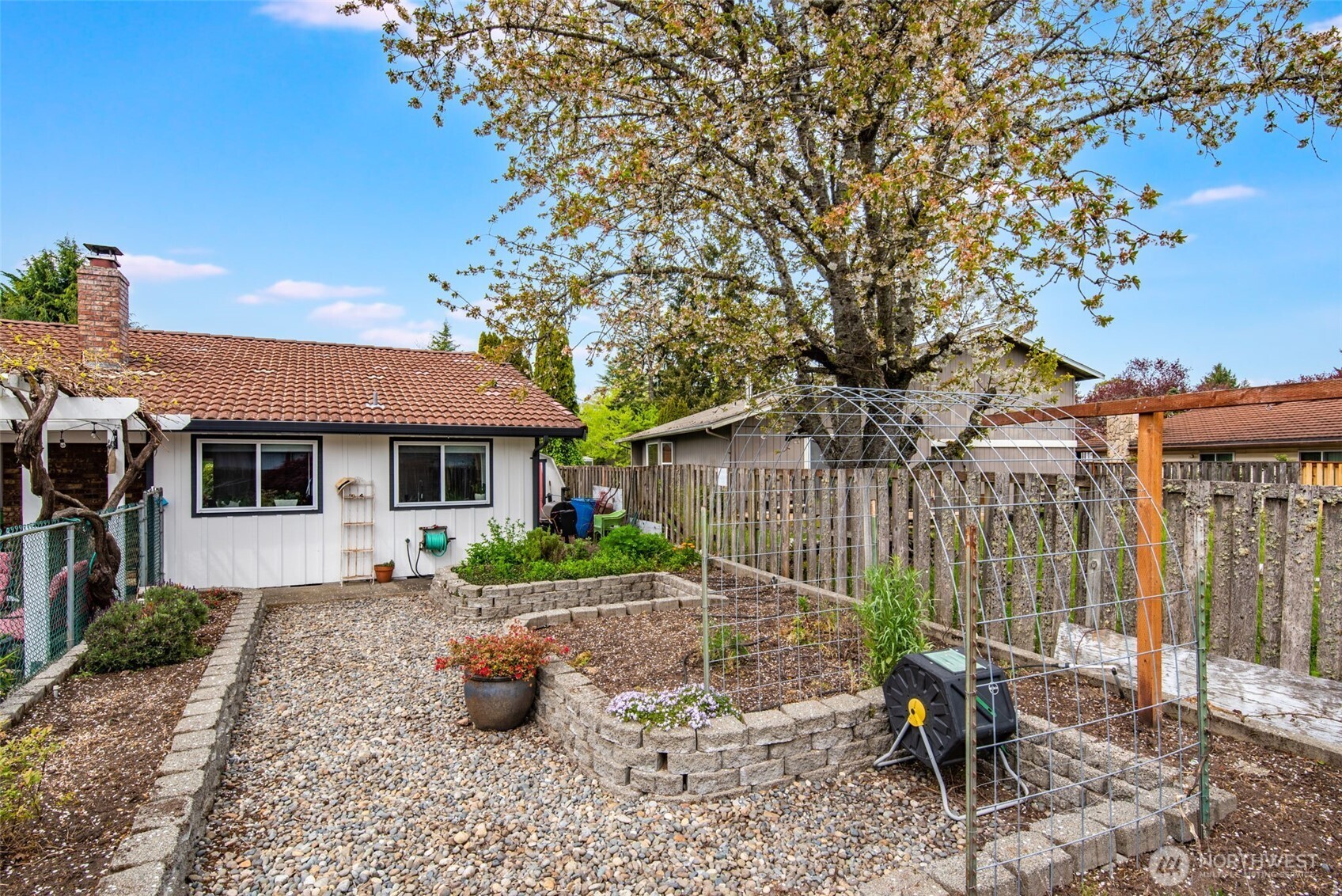 9910 Zircon Drive SW, Lakewood, WA 98498-3420