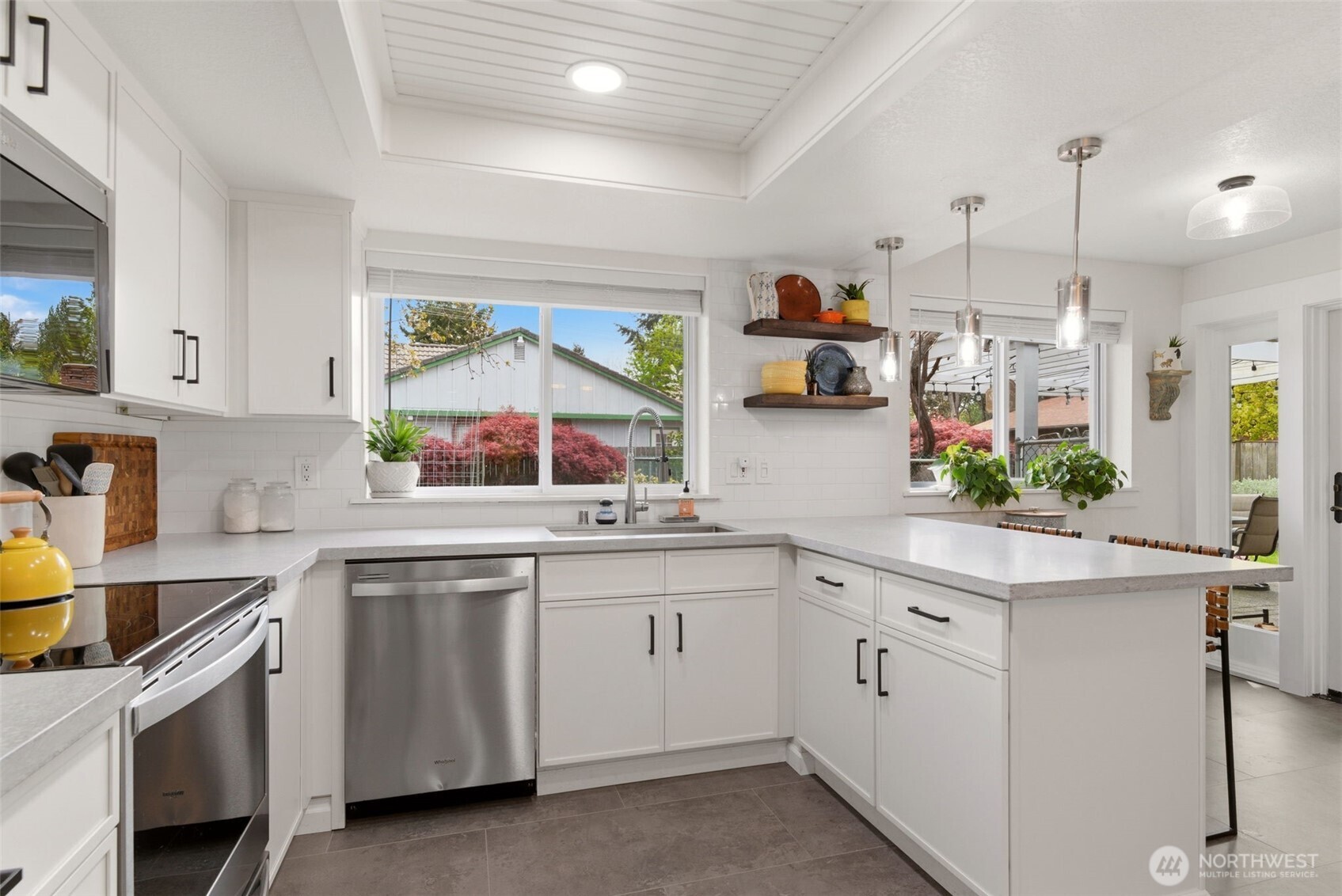 9910 Zircon Drive SW, Lakewood, WA 98498-3420