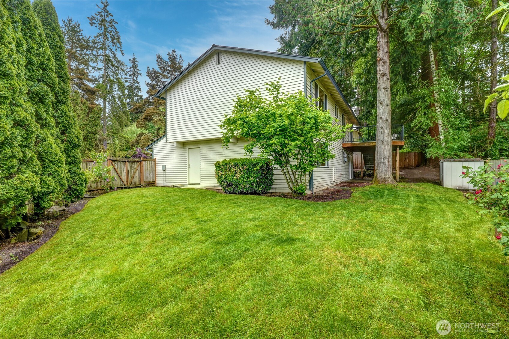 3524 170th Avenue NE, Bellevue, WA 98008