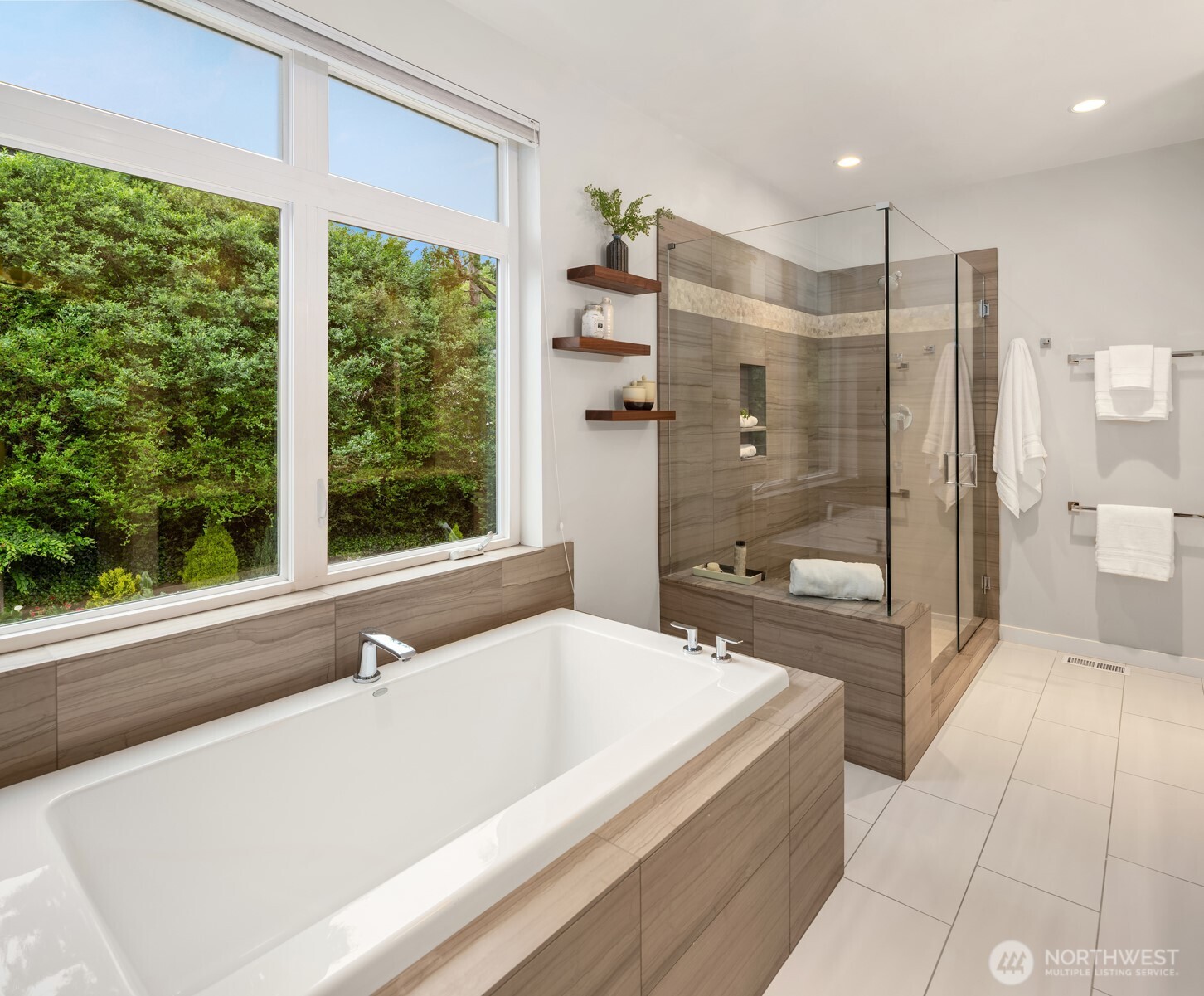 8221 21st Avenue NE, Seattle, WA 98115