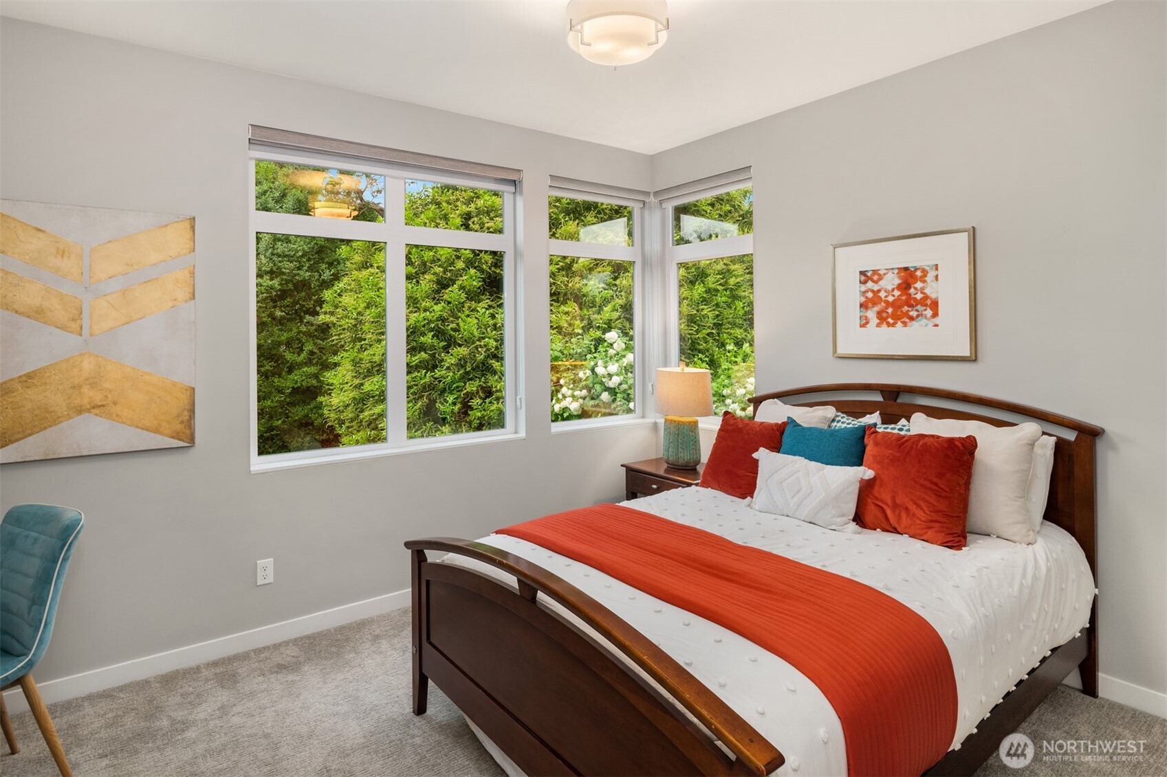 8221 21st Avenue NE, Seattle, WA 98115