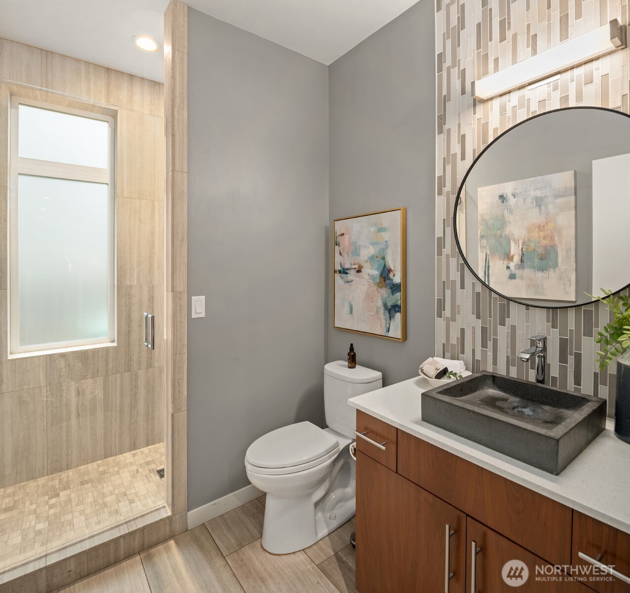 8221 21st Avenue NE, Seattle, WA 98115