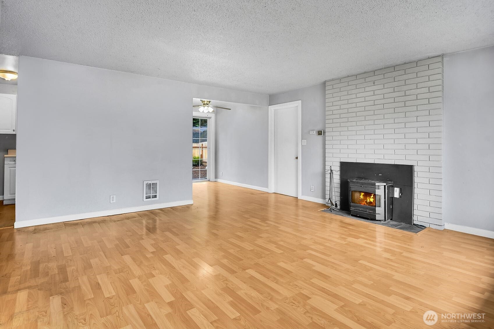 5907 177th Street SW, Lynnwood, WA 98037