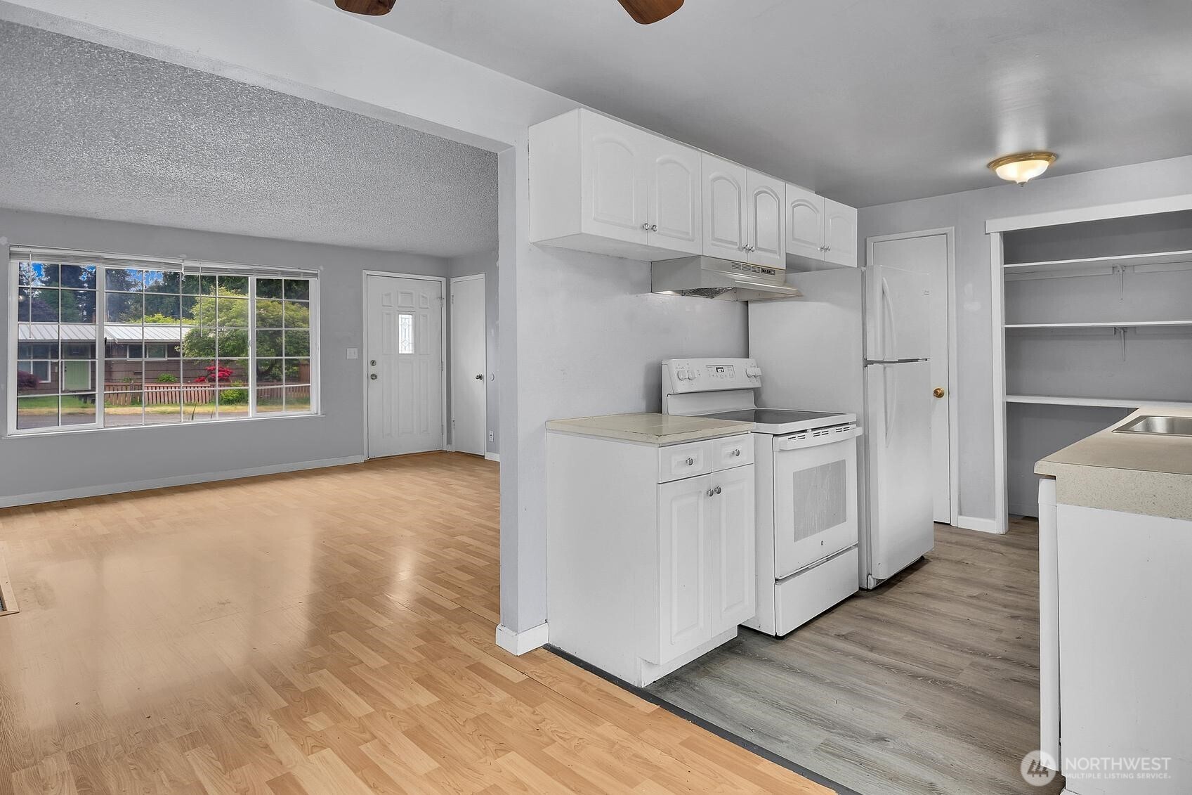 5907 177th Street SW, Lynnwood, WA 98037