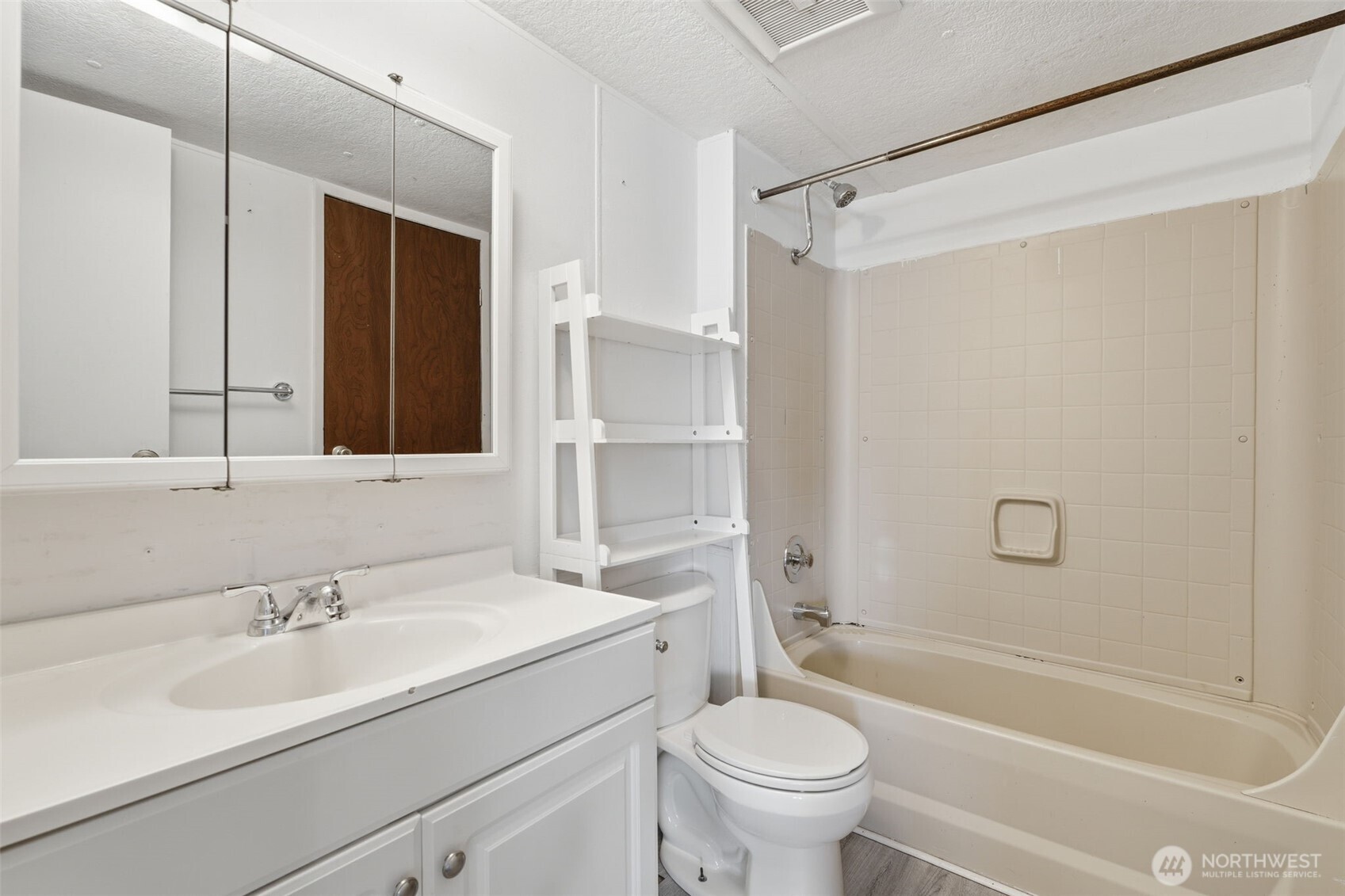 604 N Elm Street , Pasco, WA 99301