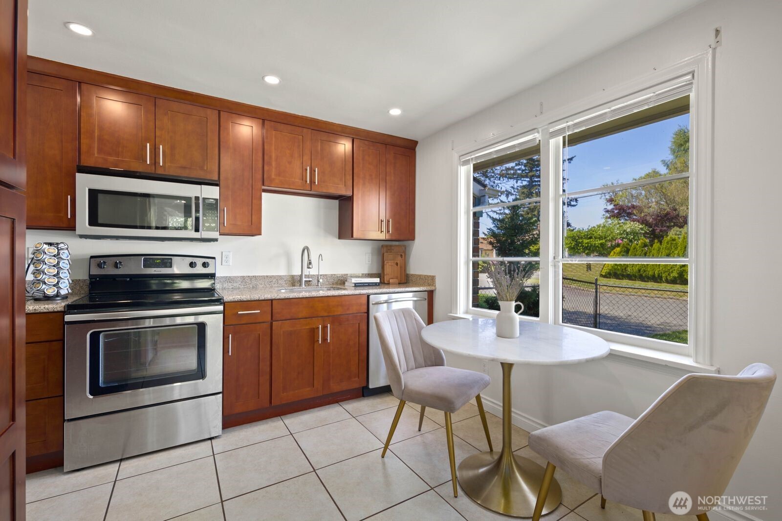 7904 39th Avenue SW, Seattle, WA 98136