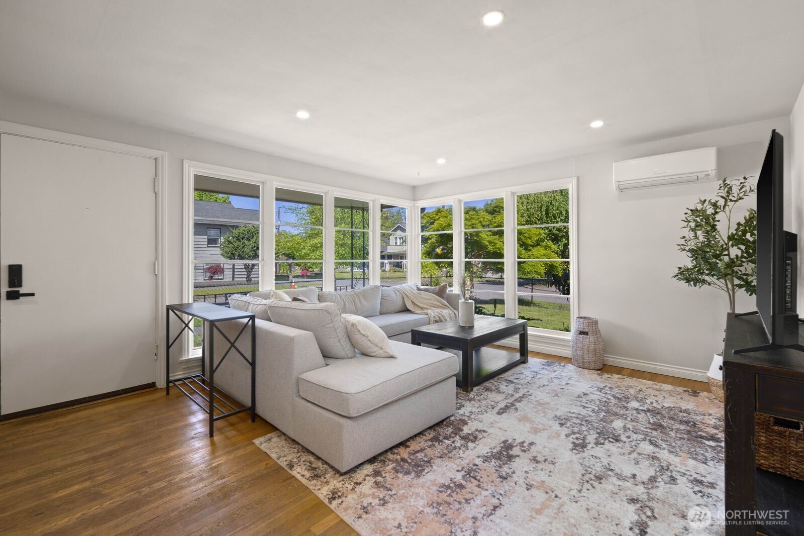 7904 39th Avenue SW, Seattle, WA 98136
