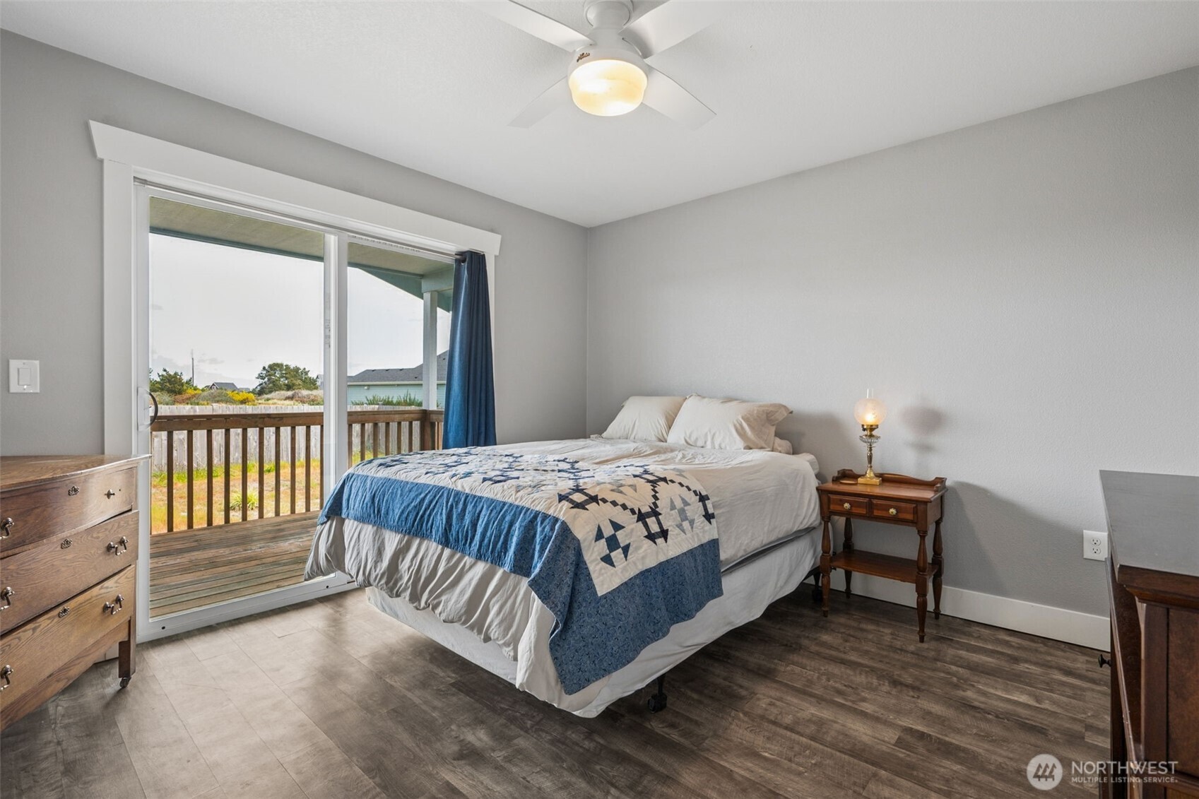 447 N Portal Loop SW, Ocean Shores, WA 98569