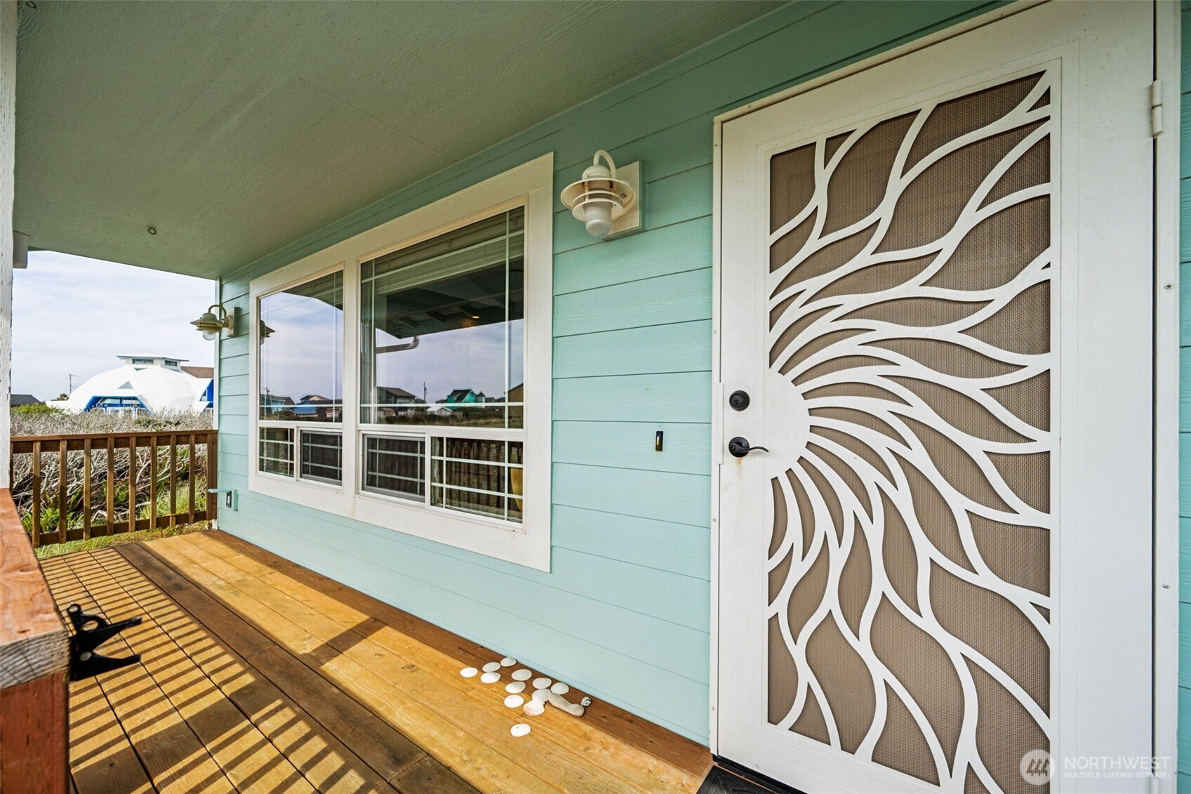 447 N Portal Loop SW, Ocean Shores, WA 98569