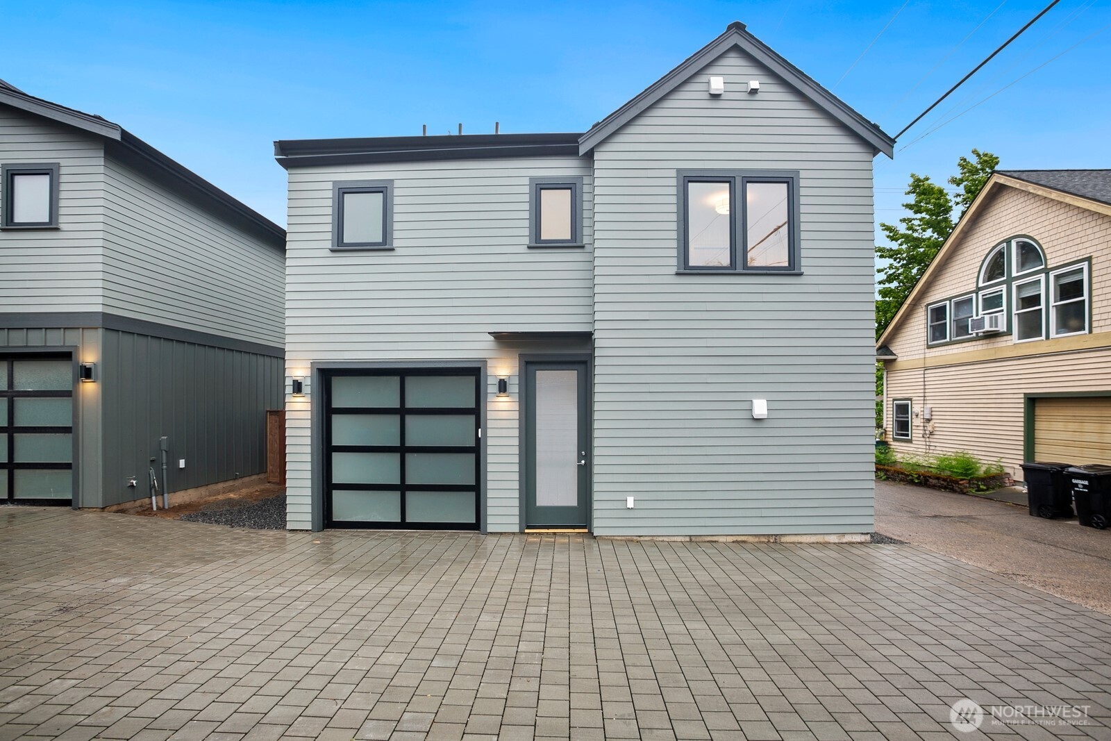 2817 W Bertona Street , Seattle, WA 98199