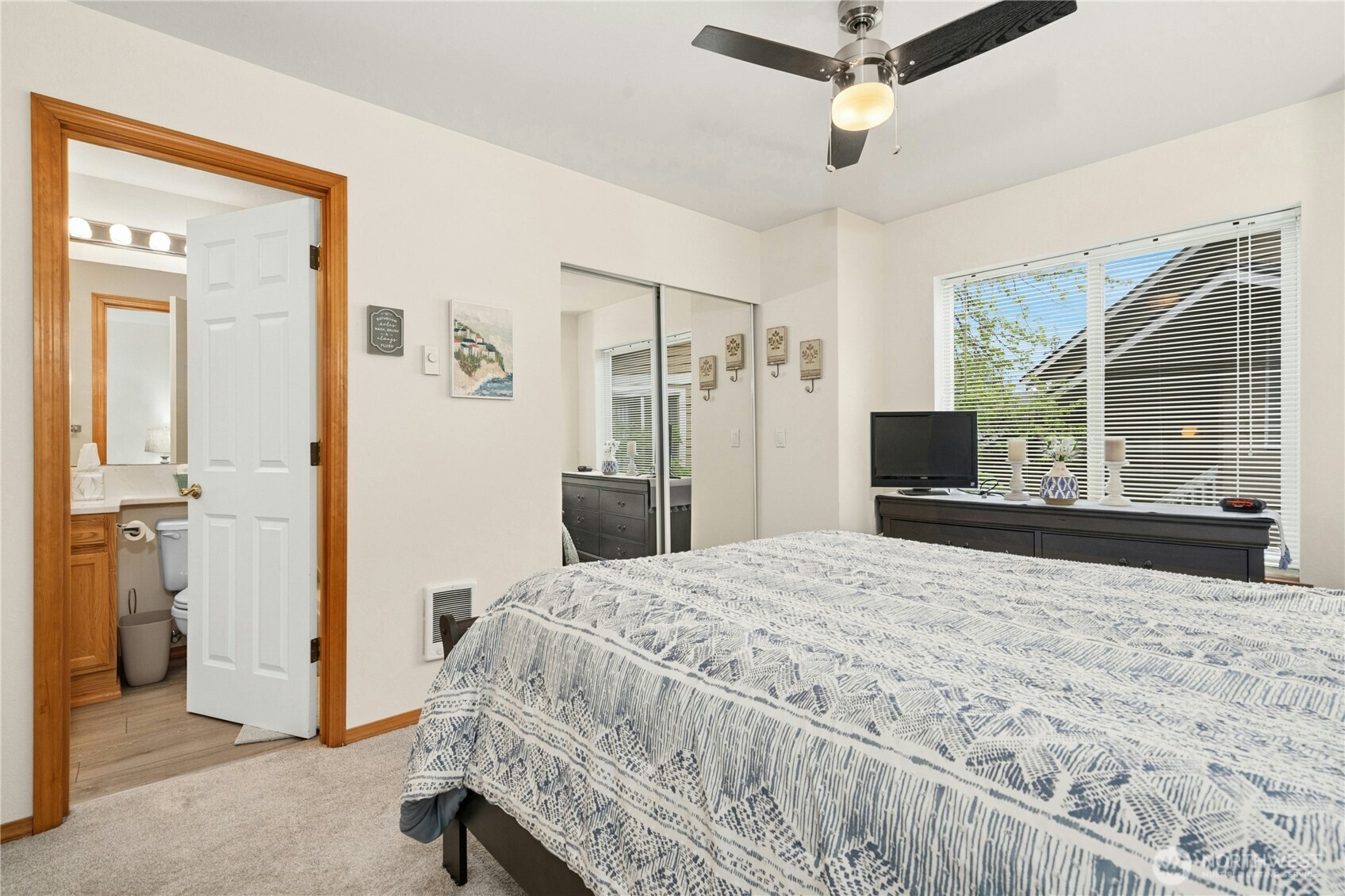 5620 14th Drive W #Q-201, Everett, WA 98203