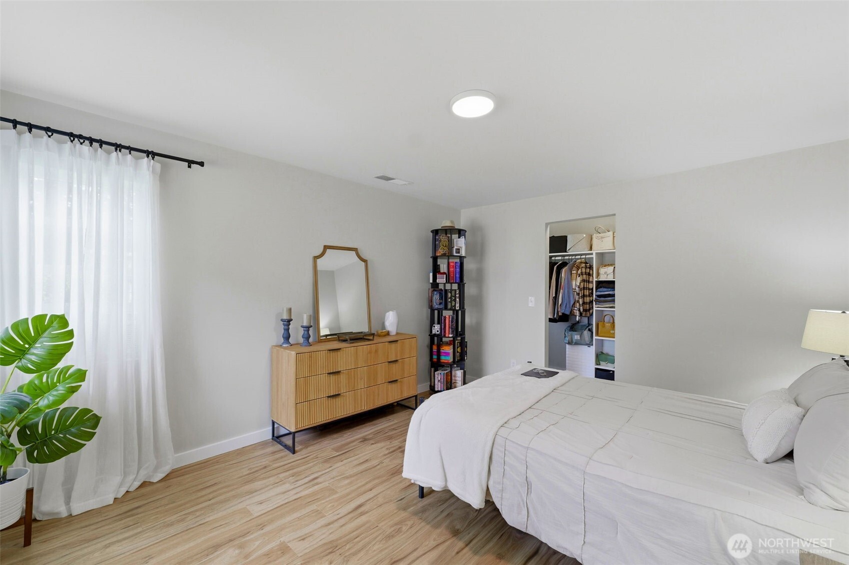 8905 Veterans Drive SW, Lakewood, WA 98498