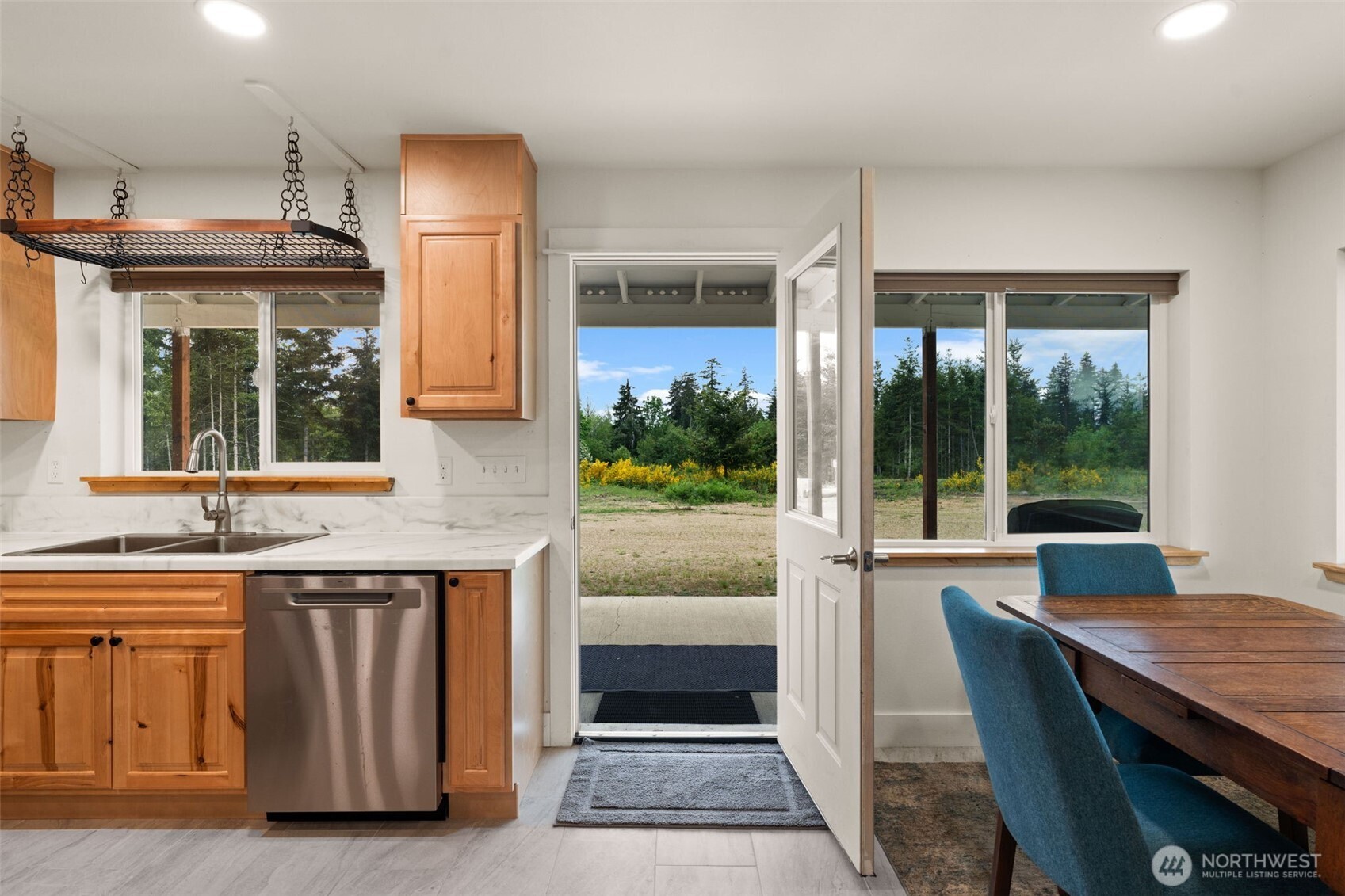 1363 E Crestview Drive , Shelton, WA 98584