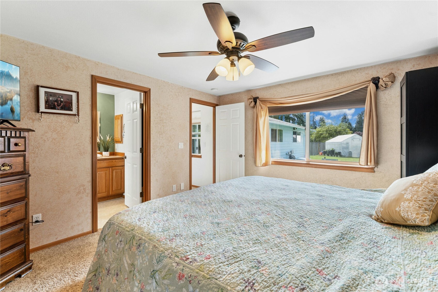 18204 59th Place W, Lynnwood, WA 98037