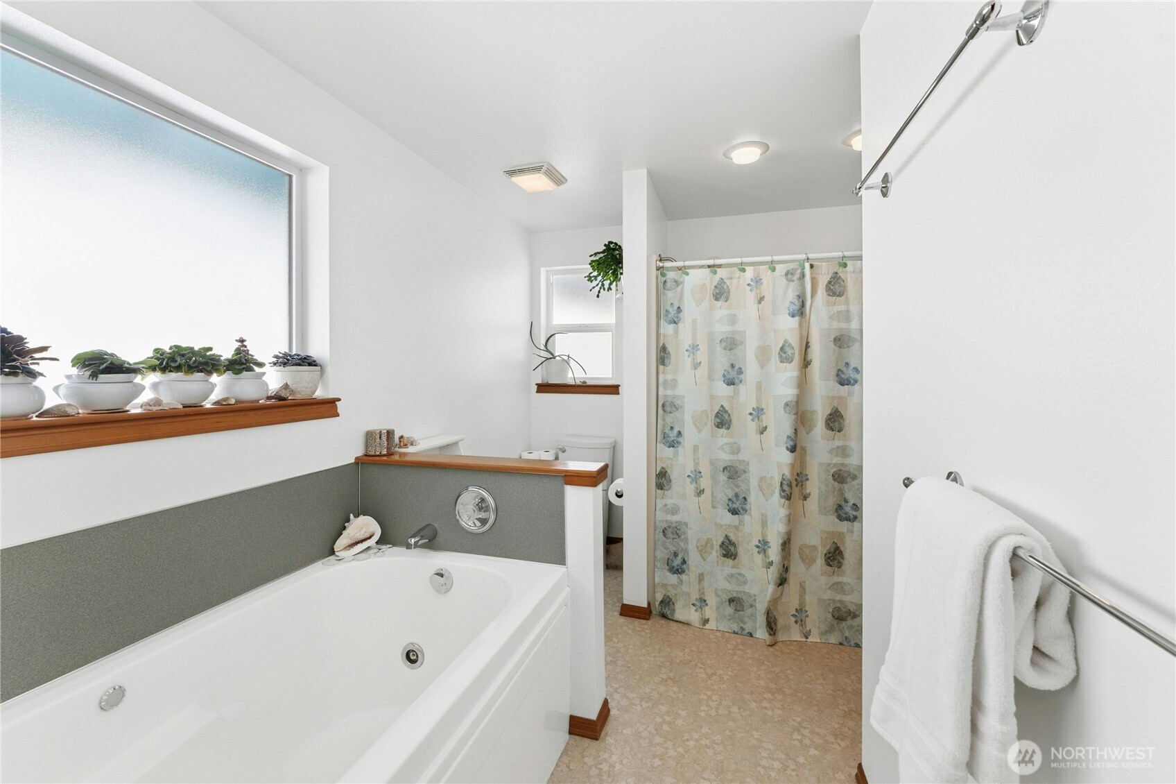 18204 59th Place W, Lynnwood, WA 98037