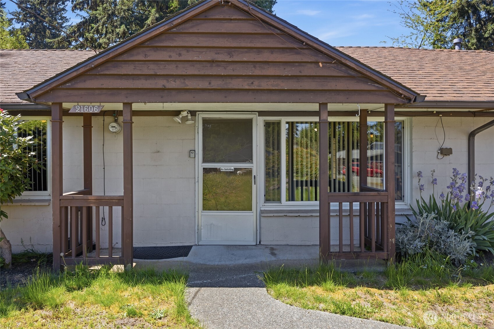 21606 54th Avenue W, Mountlake Terrace, WA 98043