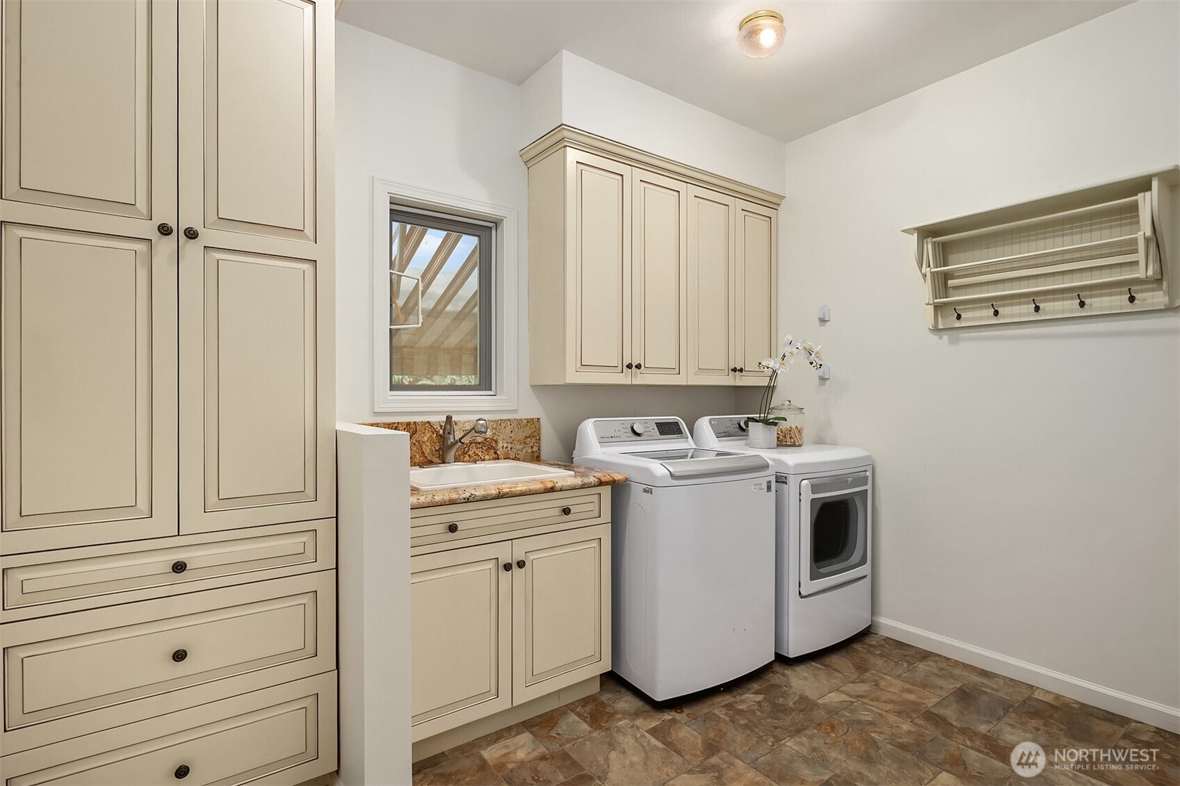 5677 193rd Place SE , Issaquah, WA 98027