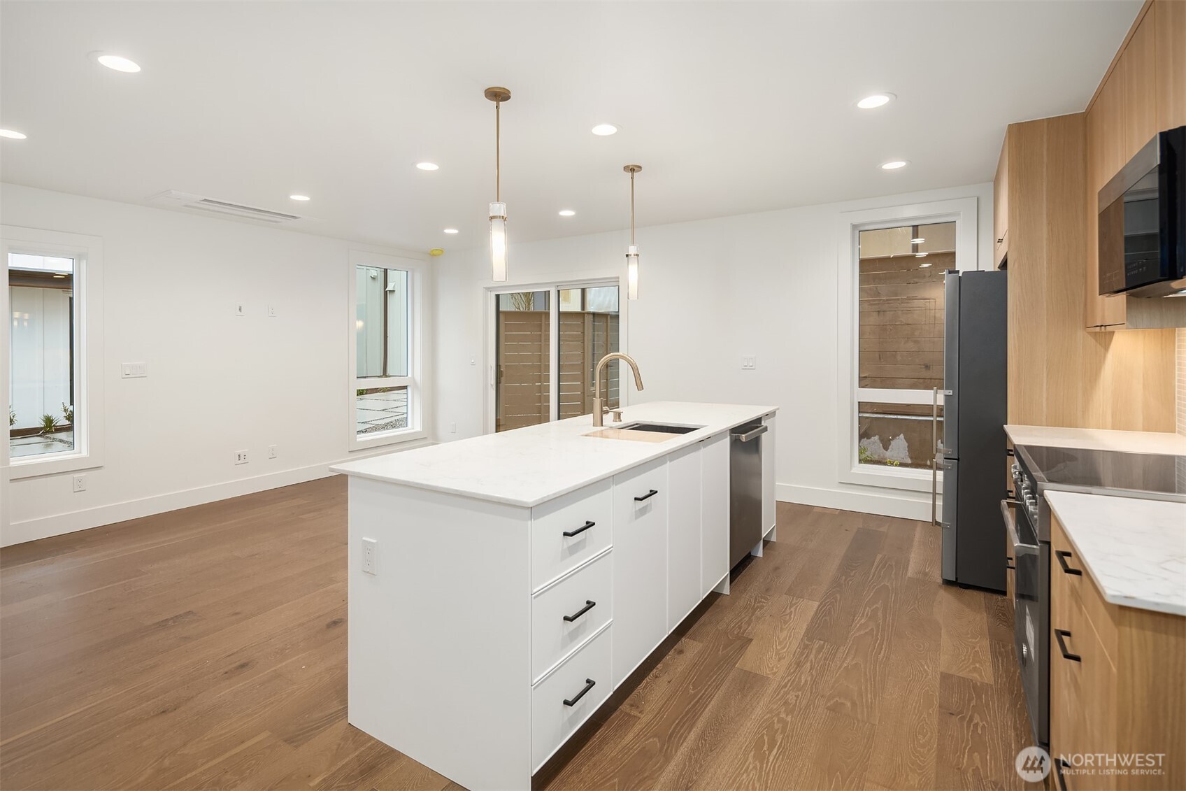 4411 2nd Avenue NE, Seattle, WA 98105