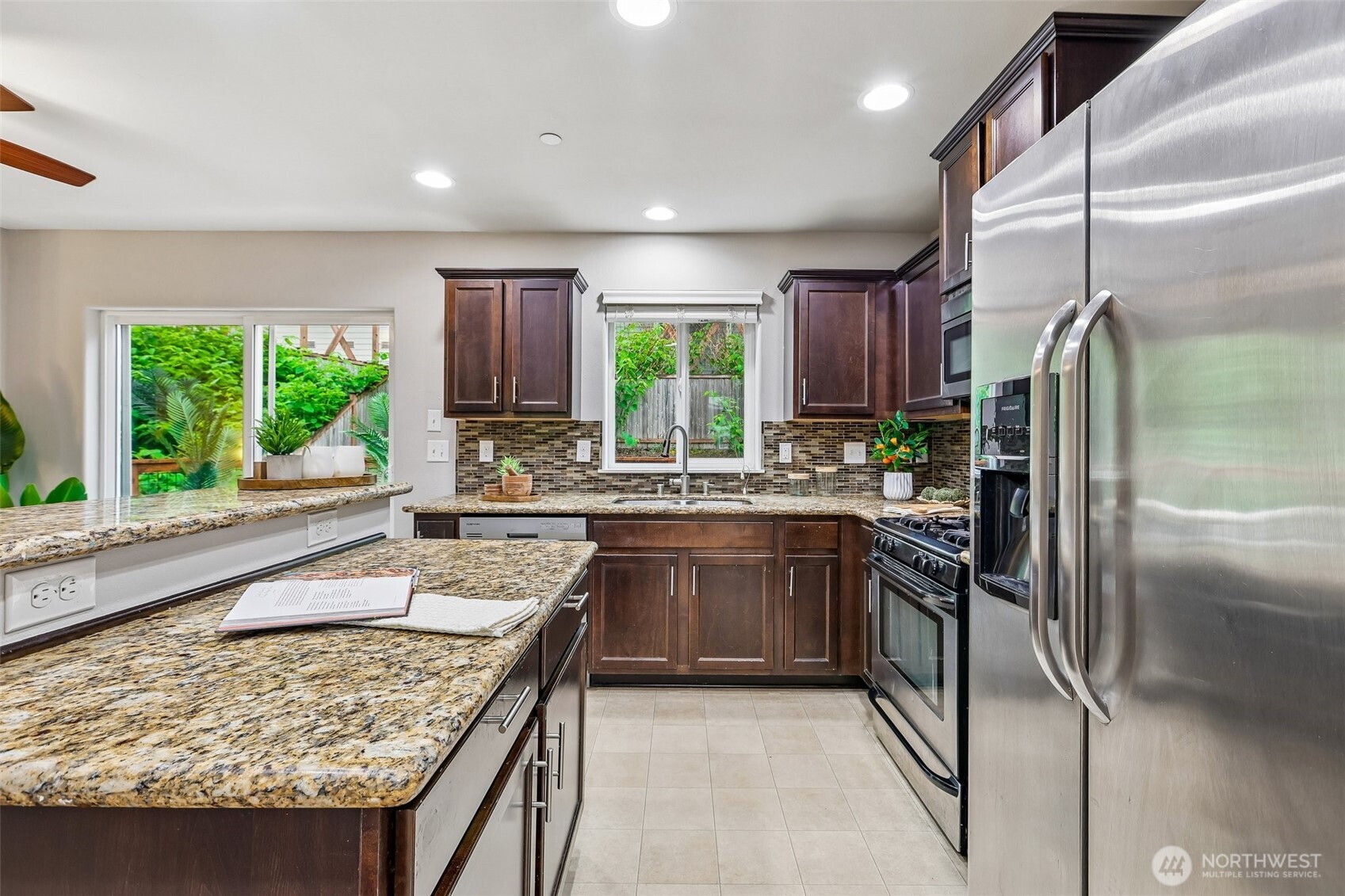 11747 64th Lane S, Seattle, WA 98178-2918