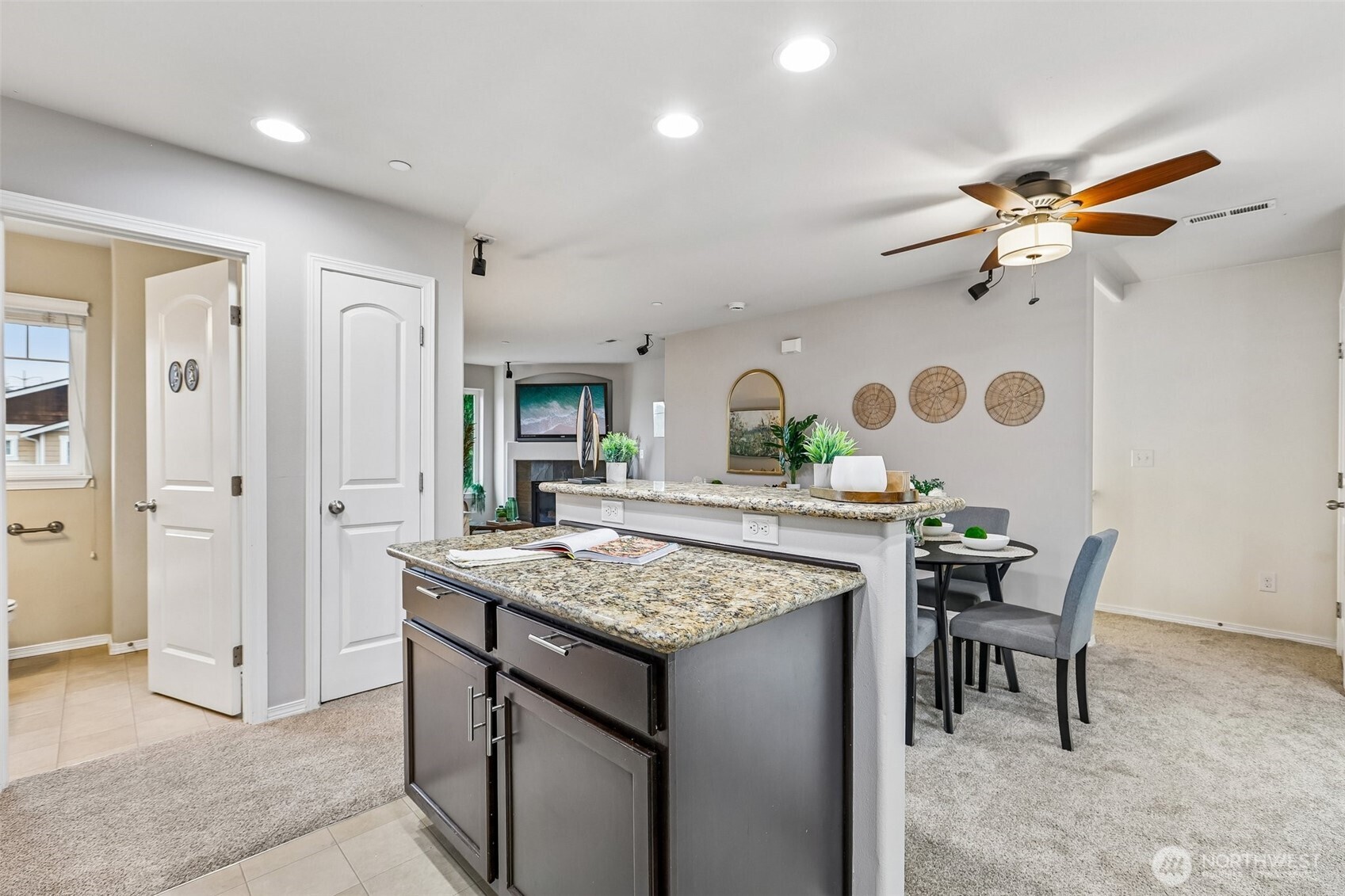 11747 64th Lane S, Seattle, WA 98178-2918