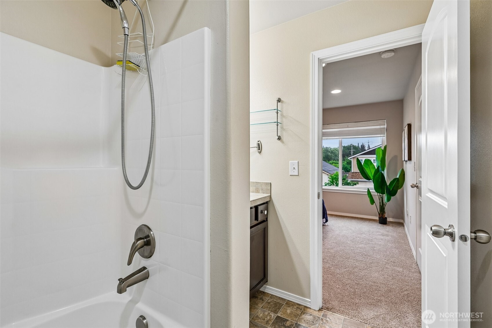 11747 64th Lane S, Seattle, WA 98178-2918