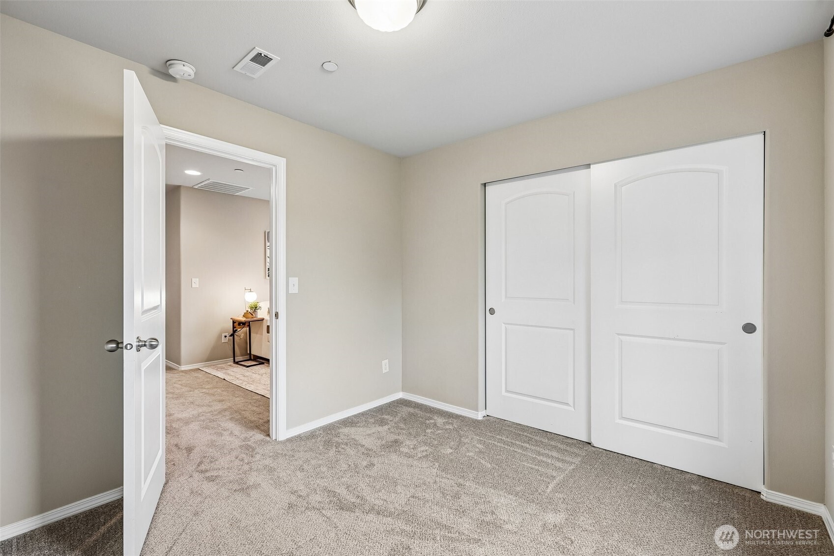 11747 64th Lane S, Seattle, WA 98178-2918