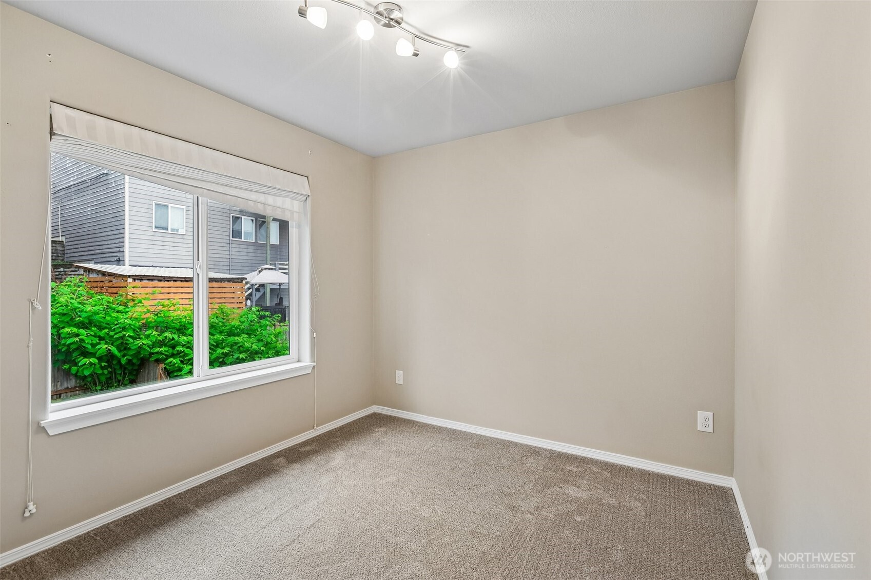 11747 64th Lane S, Seattle, WA 98178-2918