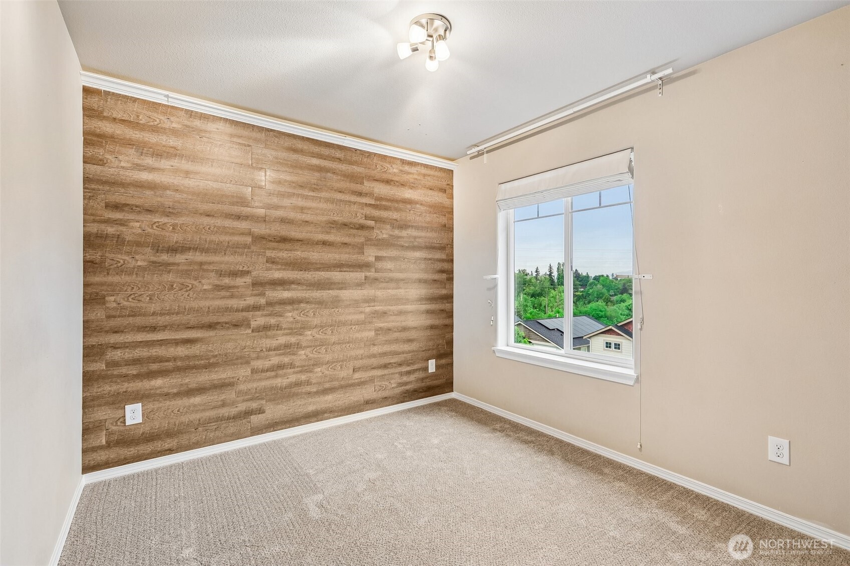 11747 64th Lane S, Seattle, WA 98178-2918
