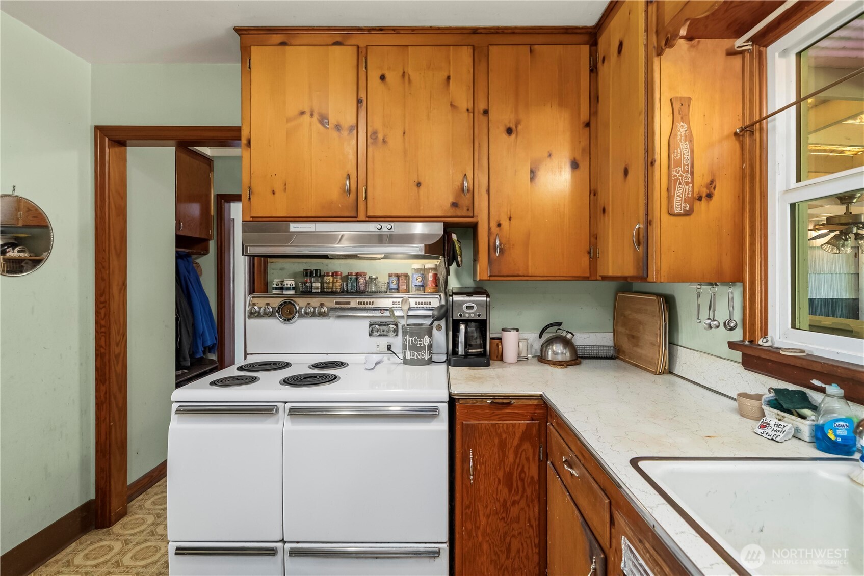 8446 E B Street , Tacoma, WA 98445-2224