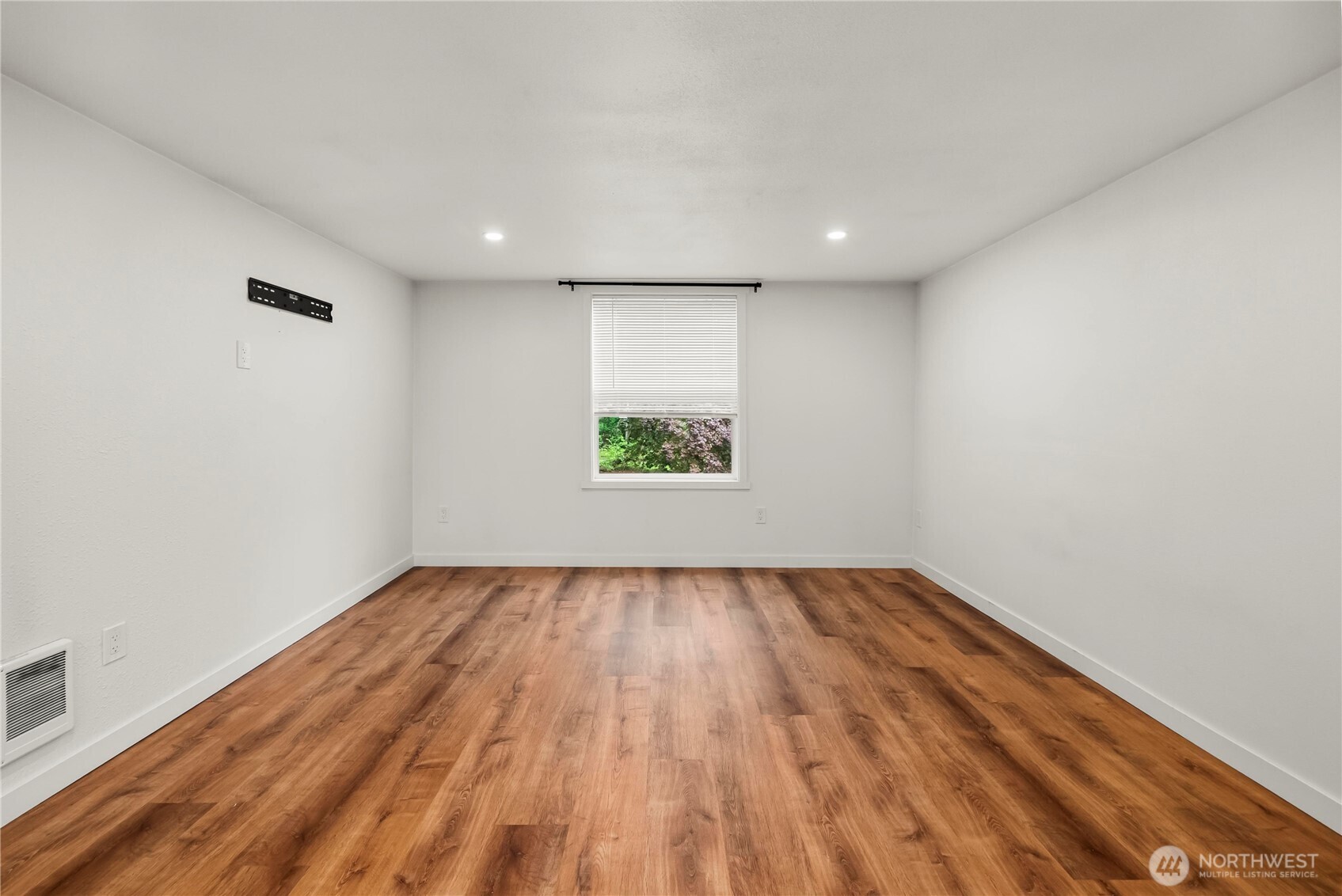 11814 4th Street E, Edgewood, WA 98372