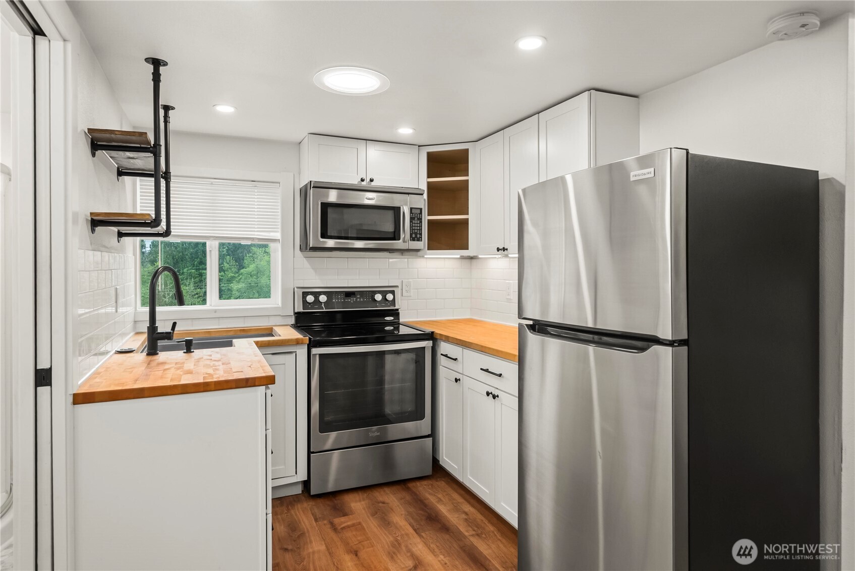 11814 4th Street E, Edgewood, WA 98372