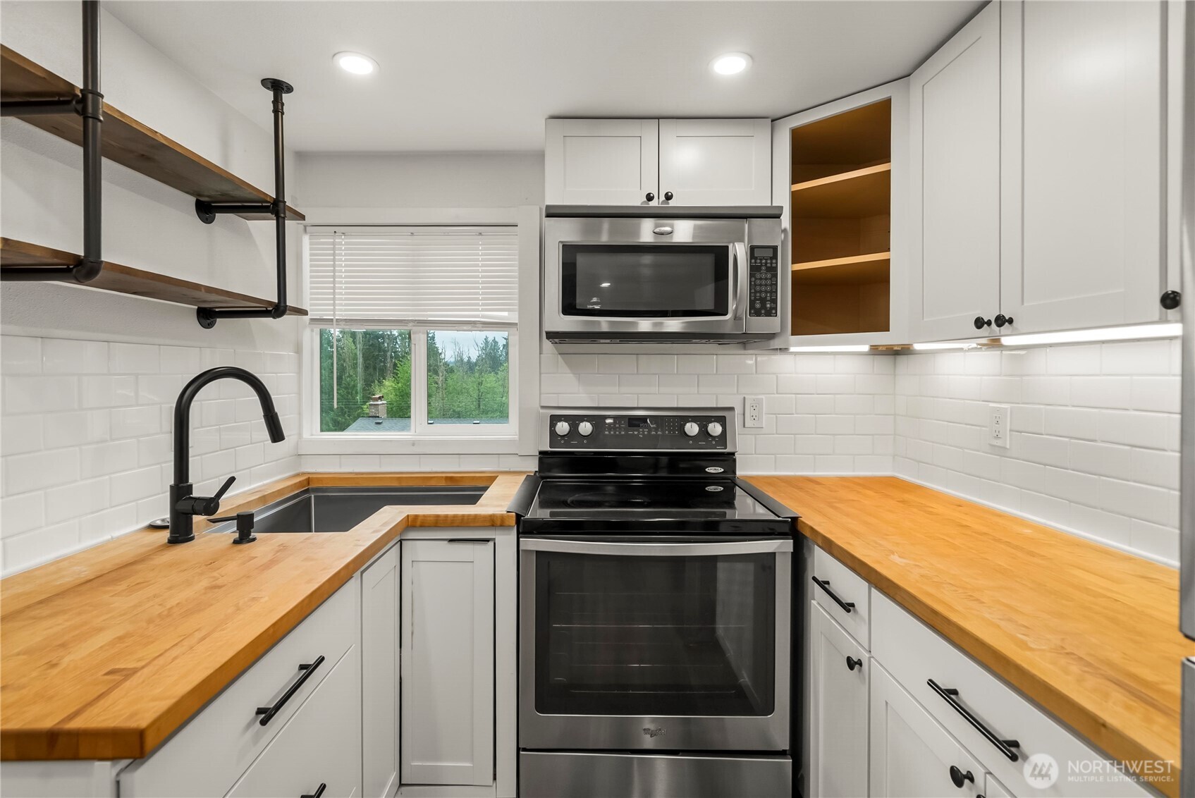 11814 4th Street E, Edgewood, WA 98372