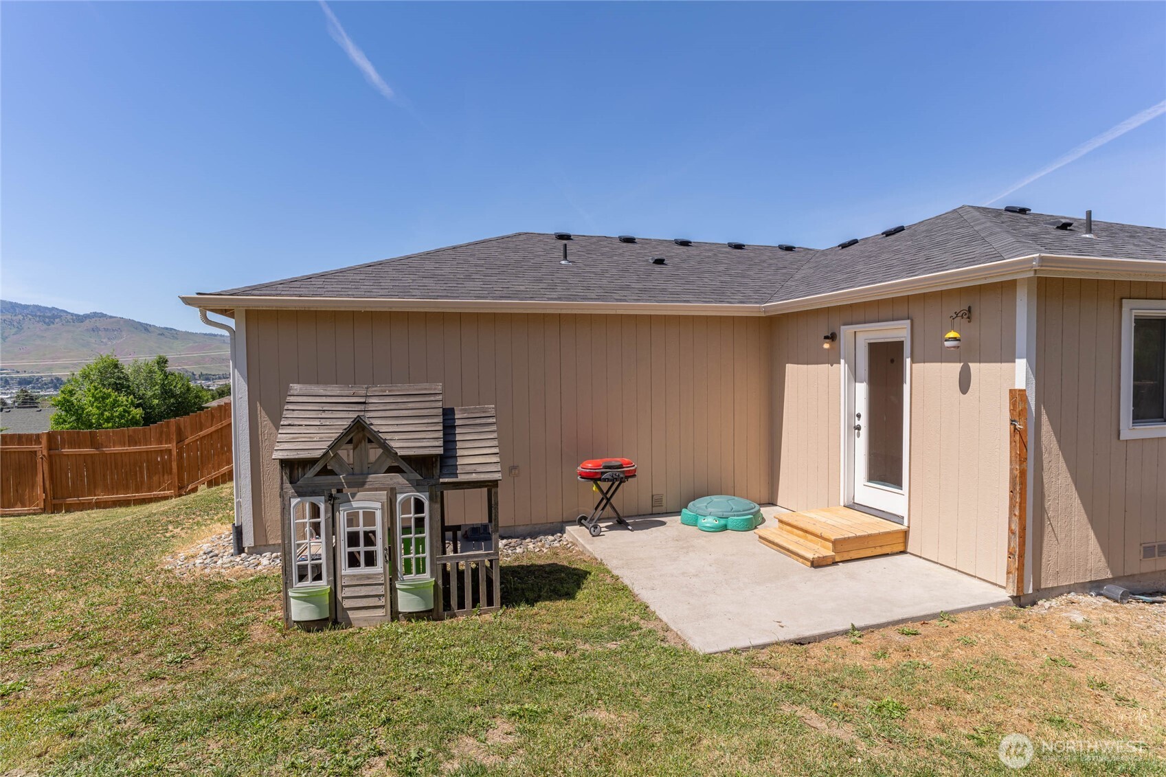3935 NE Vista Del Rey Drive , East Wenatchee, WA 98802
