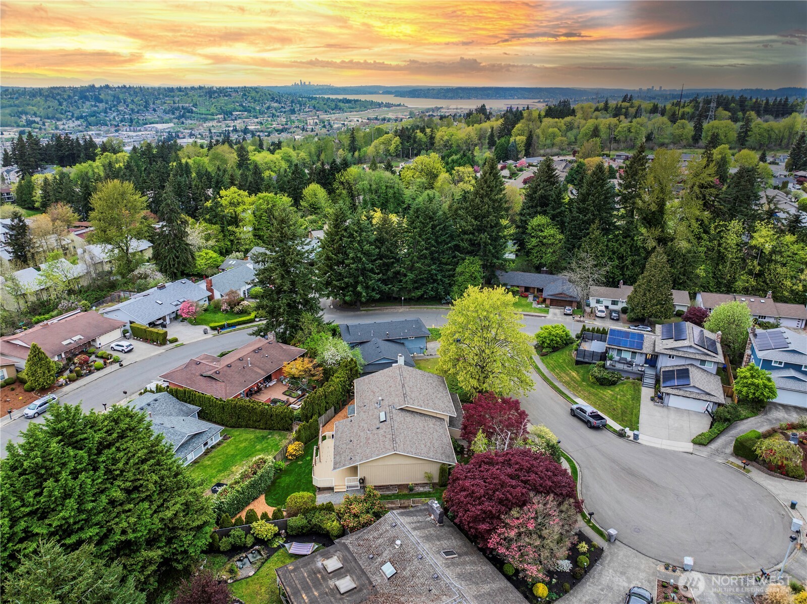 2017 Jones Circle SE, Renton, WA 98055