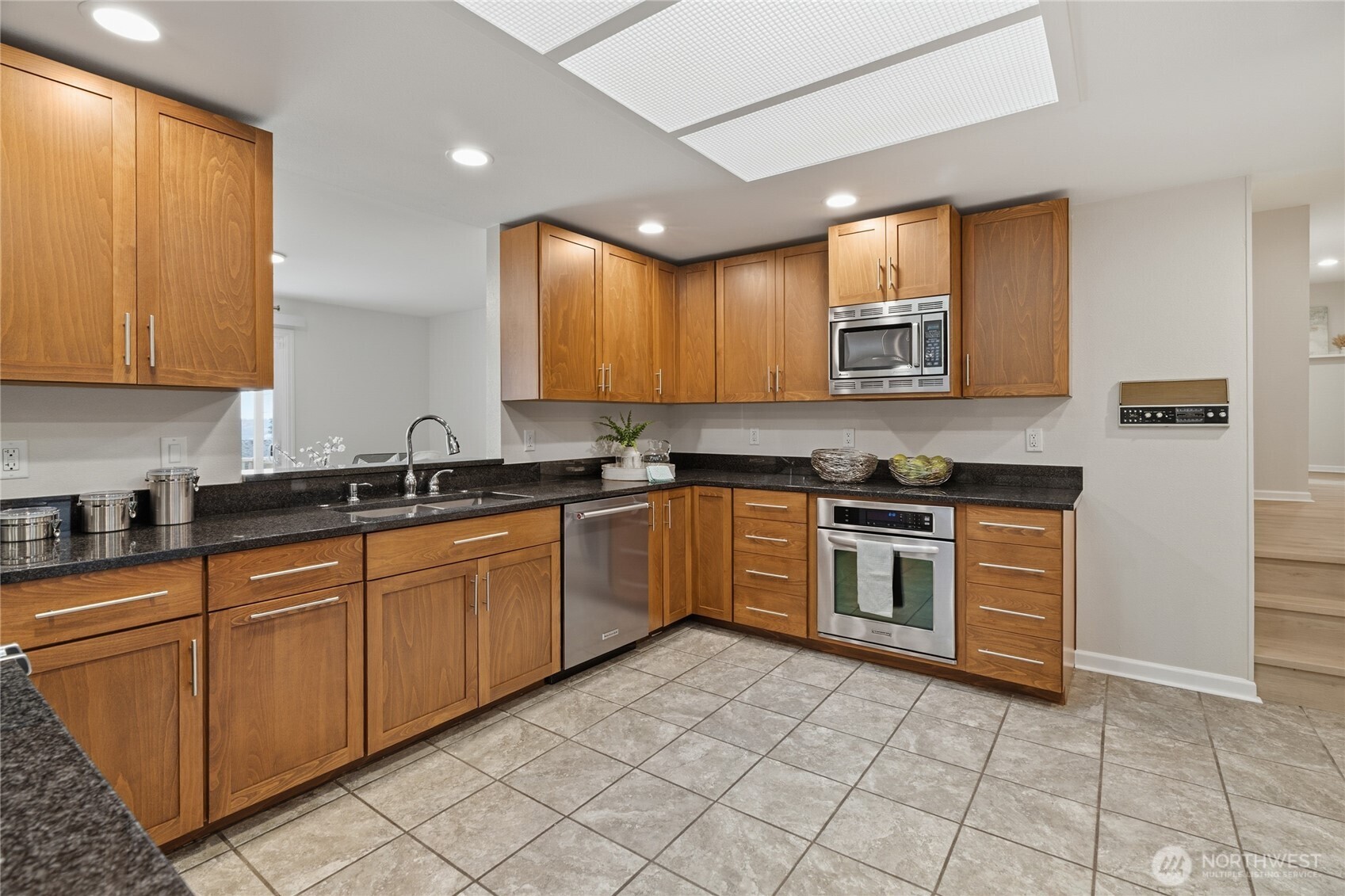 2017 Jones Circle SE, Renton, WA 98055