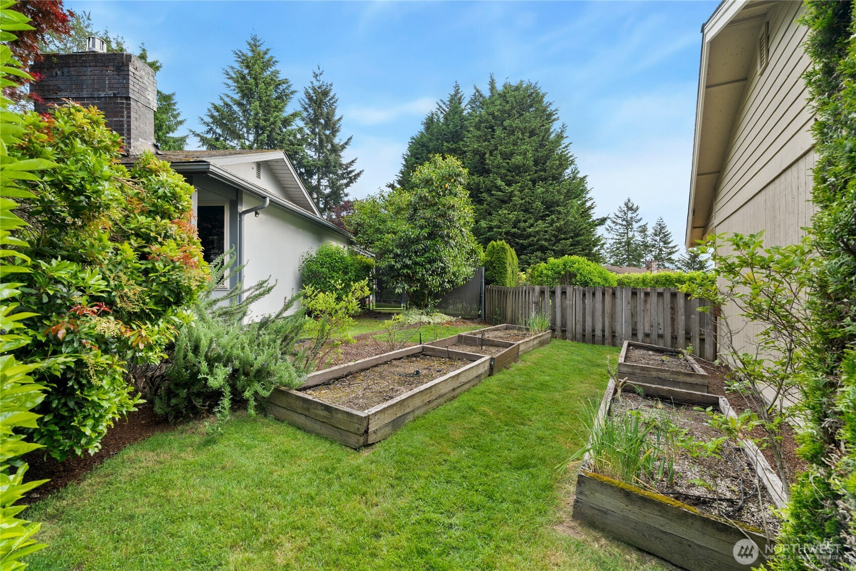 2017 Jones Circle SE, Renton, WA 98055