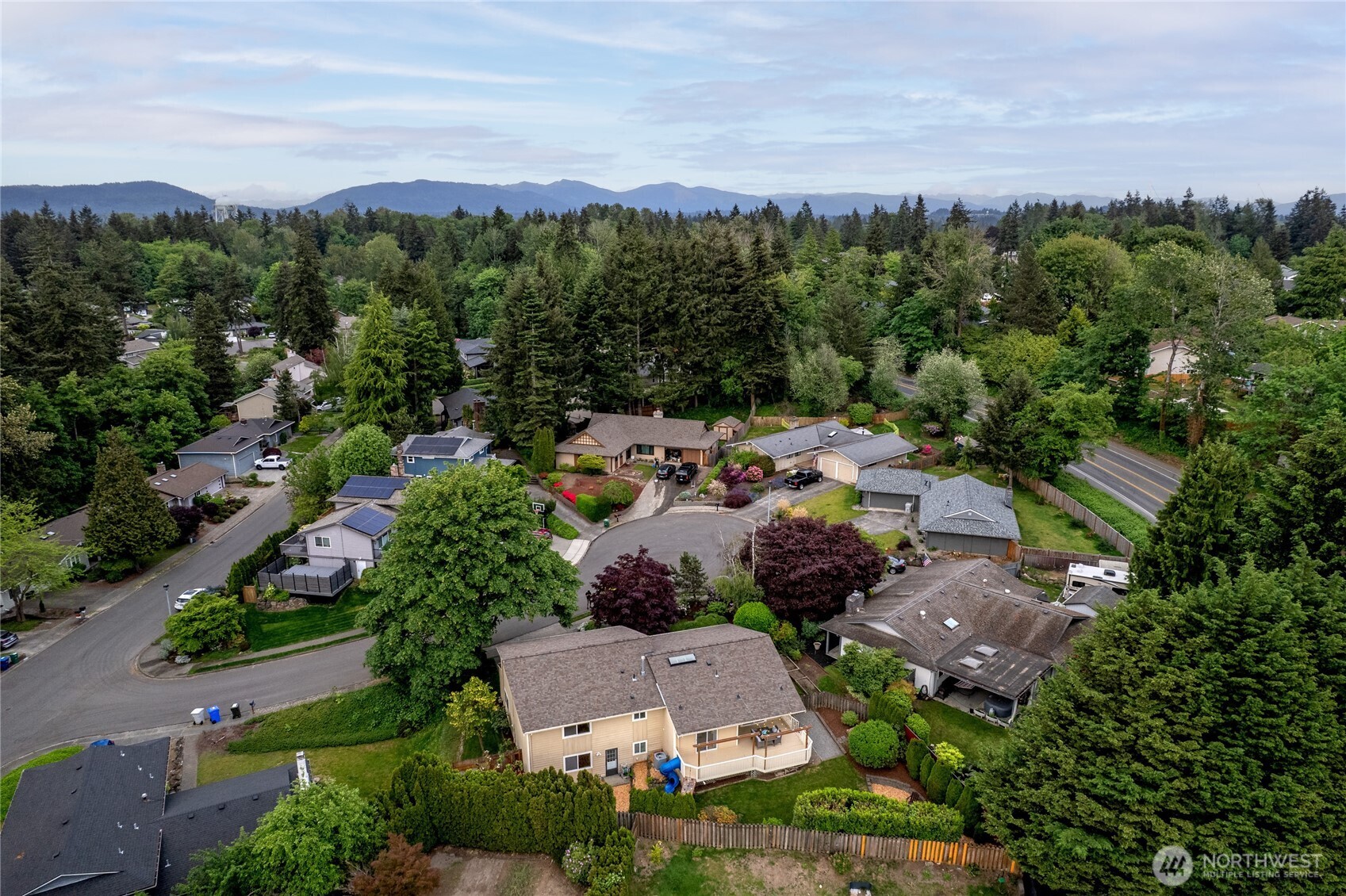 2017 Jones Circle SE, Renton, WA 98055