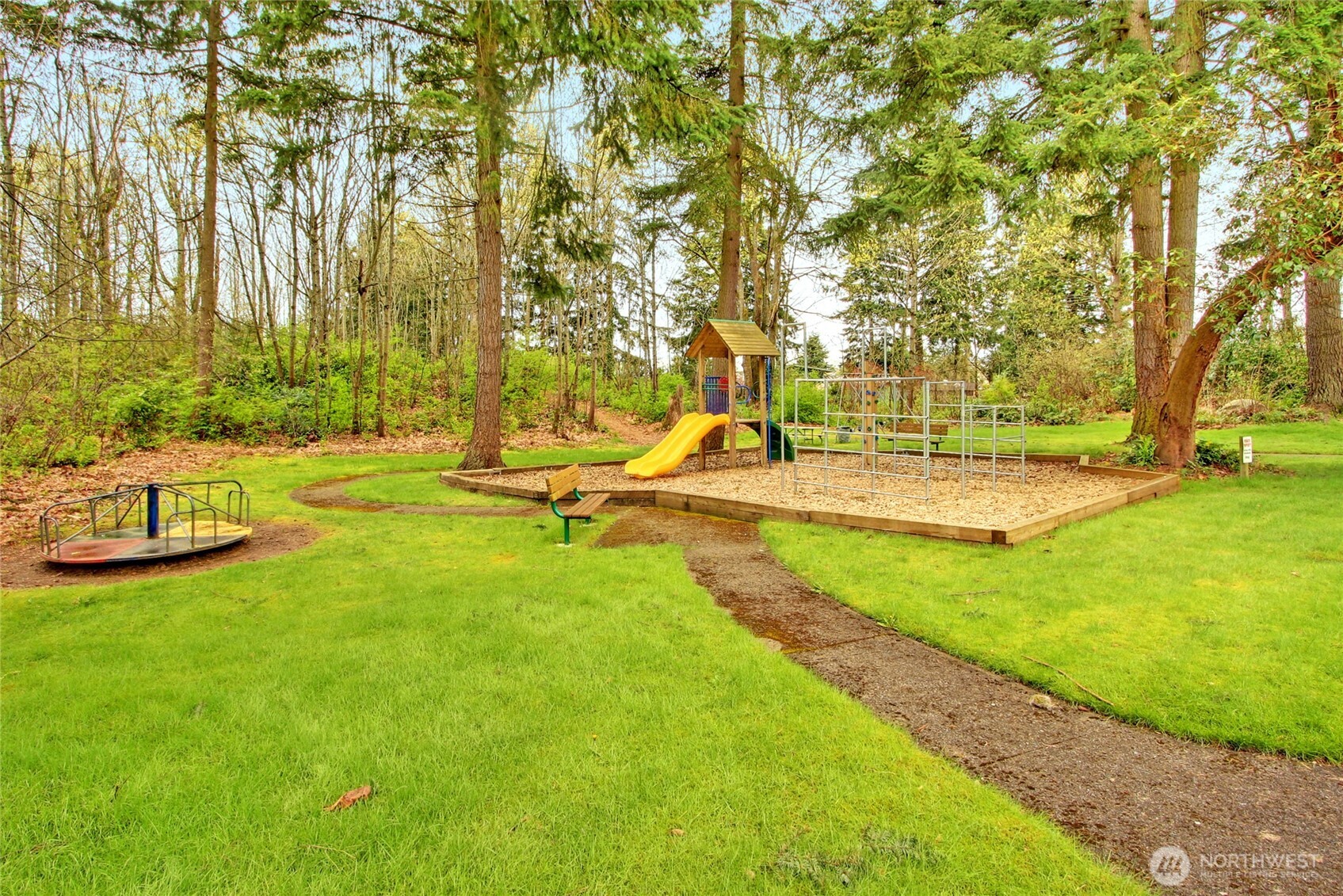 2017 Jones Circle SE, Renton, WA 98055