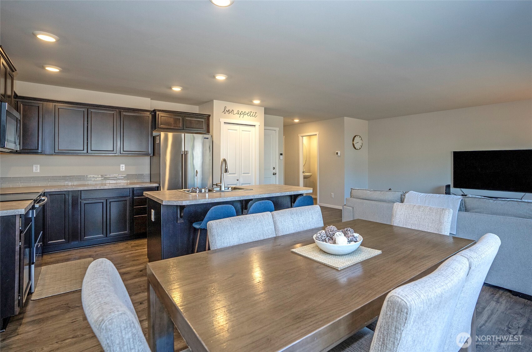 18703 108th Avenue E, Puyallup, WA 98374-5673