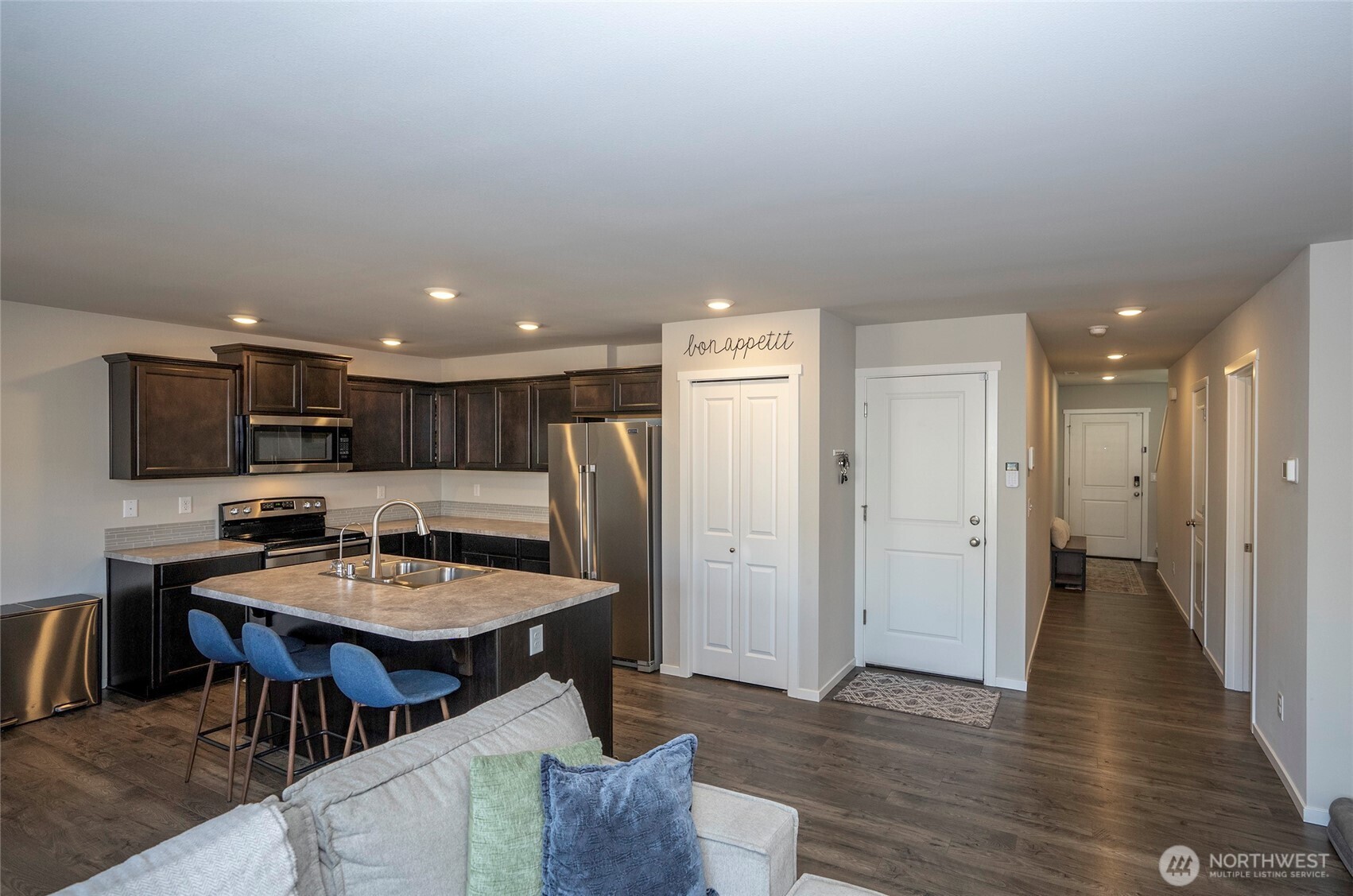 18703 108th Avenue E, Puyallup, WA 98374-5673