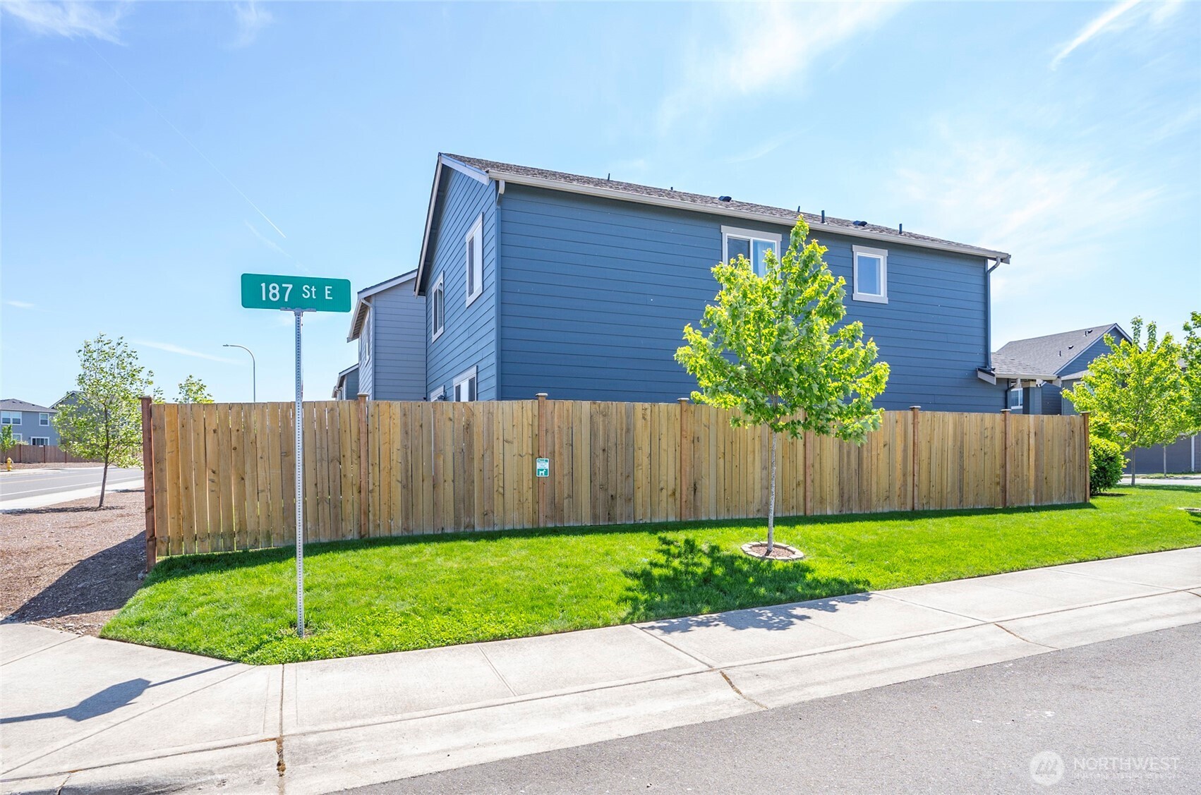 18703 108th Avenue E, Puyallup, WA 98374-5673