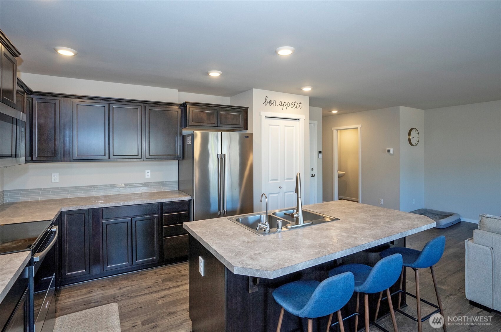 18703 108th Avenue E, Puyallup, WA 98374-5673