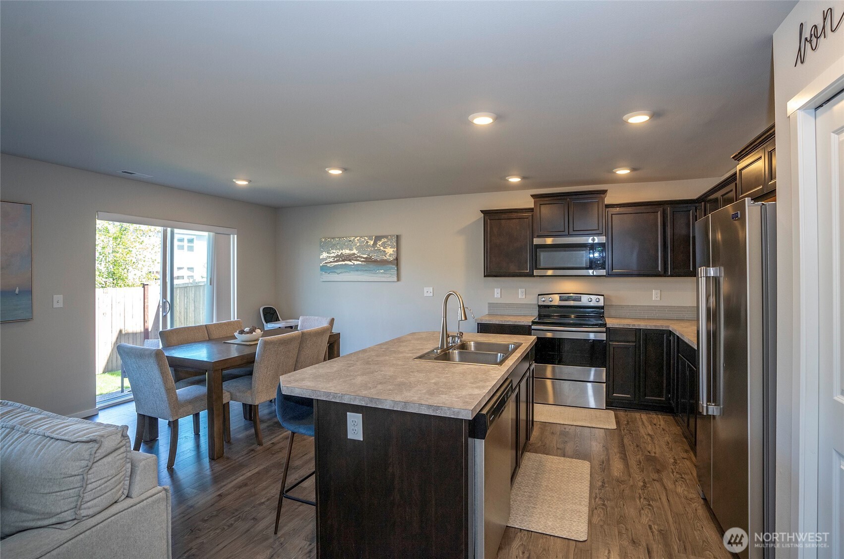 18703 108th Avenue E, Puyallup, WA 98374-5673