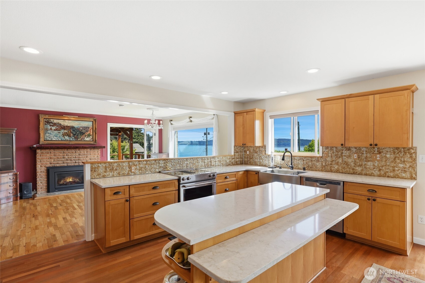 6917 Rainier Avenue , Gig Harbor, WA 98335