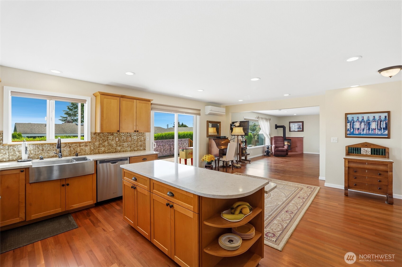 6917 Rainier Avenue , Gig Harbor, WA 98335